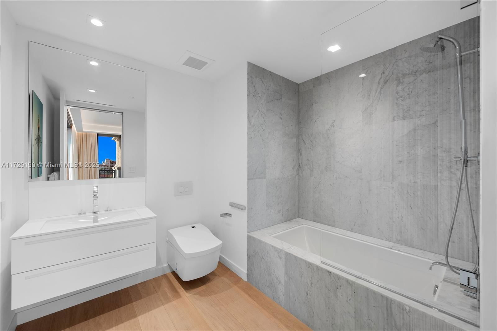 Real estate property located at 6800 Fisher Island Dr #6881, Miami-dade, Palazzo Del Sol/della Lun, Miami Beach, FL