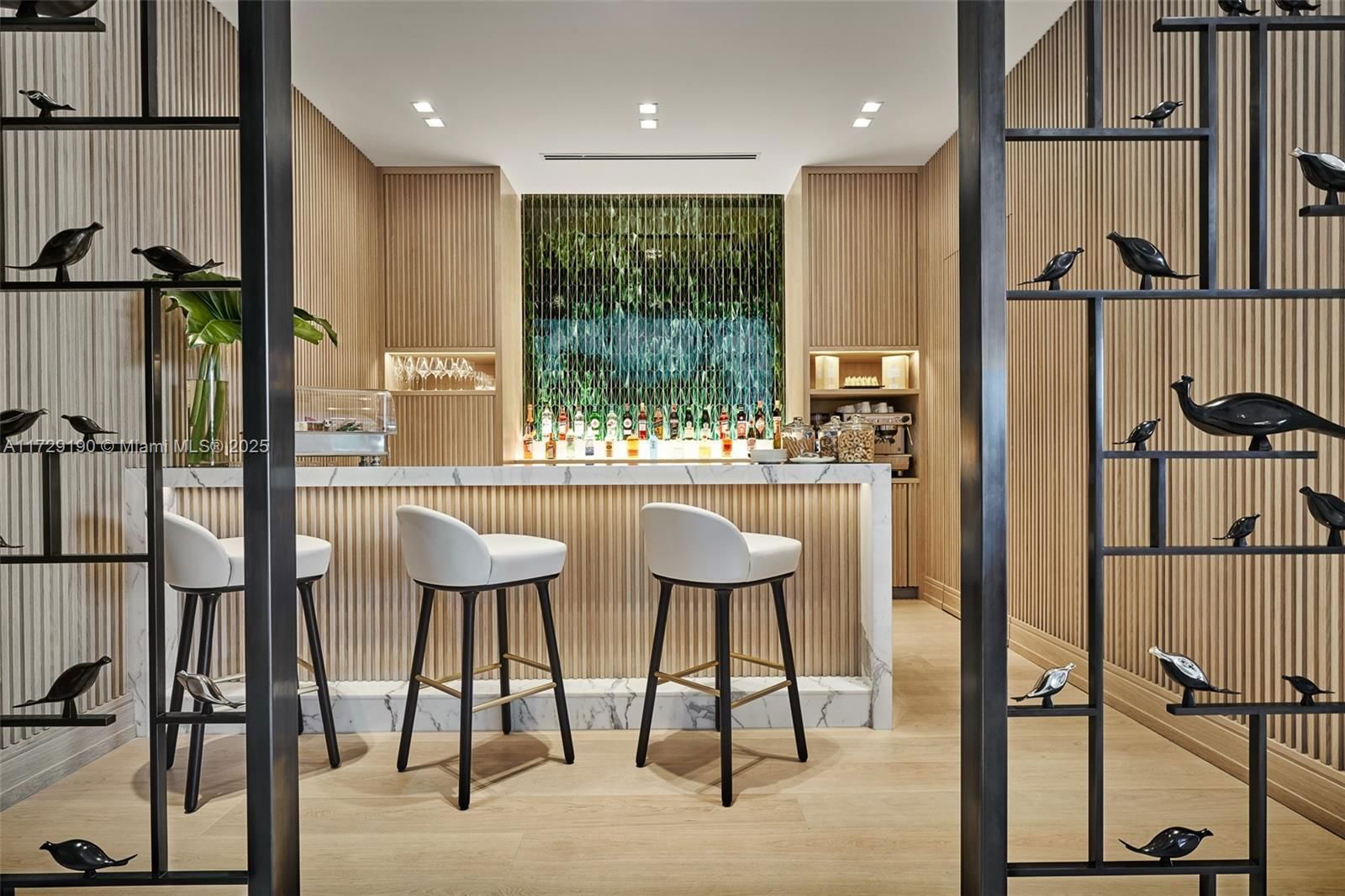Real estate property located at 6800 Fisher Island Dr #6881, Miami-dade, Palazzo Del Sol/della Lun, Miami Beach, FL