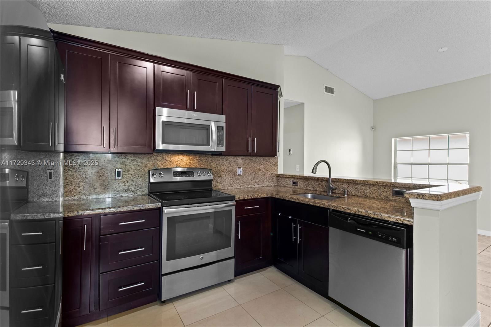 Real estate property located at 17953 11th St, Broward, Silver Lakes Phase Ii Rep, Pembroke Pines, FL