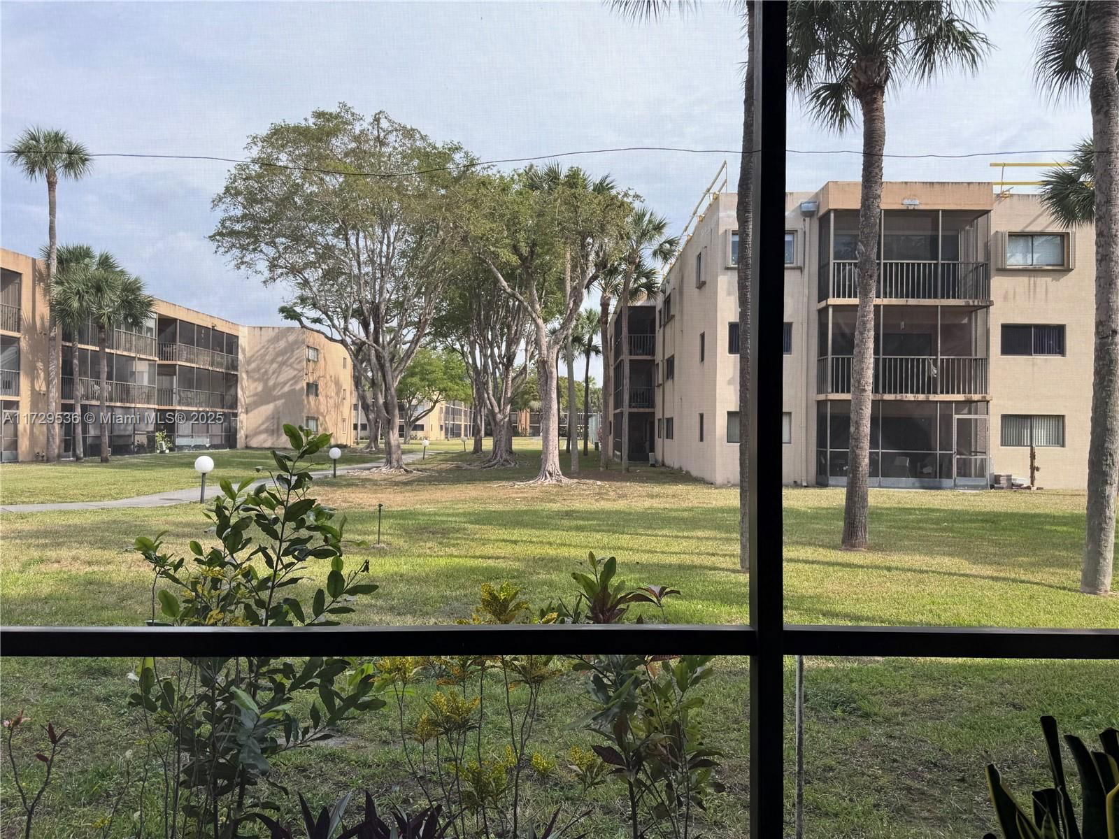Real estate property located at 8415 107th Ave #153W, Miami-dade, Kendall Acres West Condo, Miami, FL