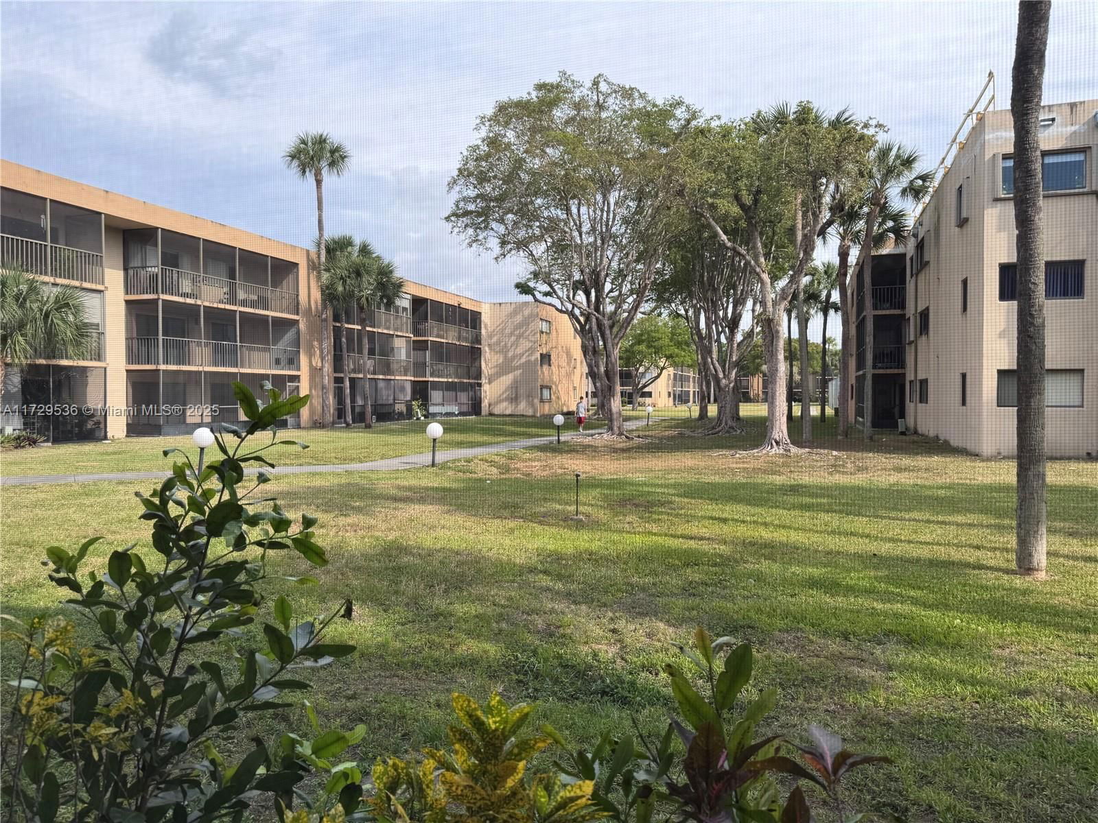Real estate property located at 8415 107th Ave #153W, Miami-dade, Kendall Acres West Condo, Miami, FL