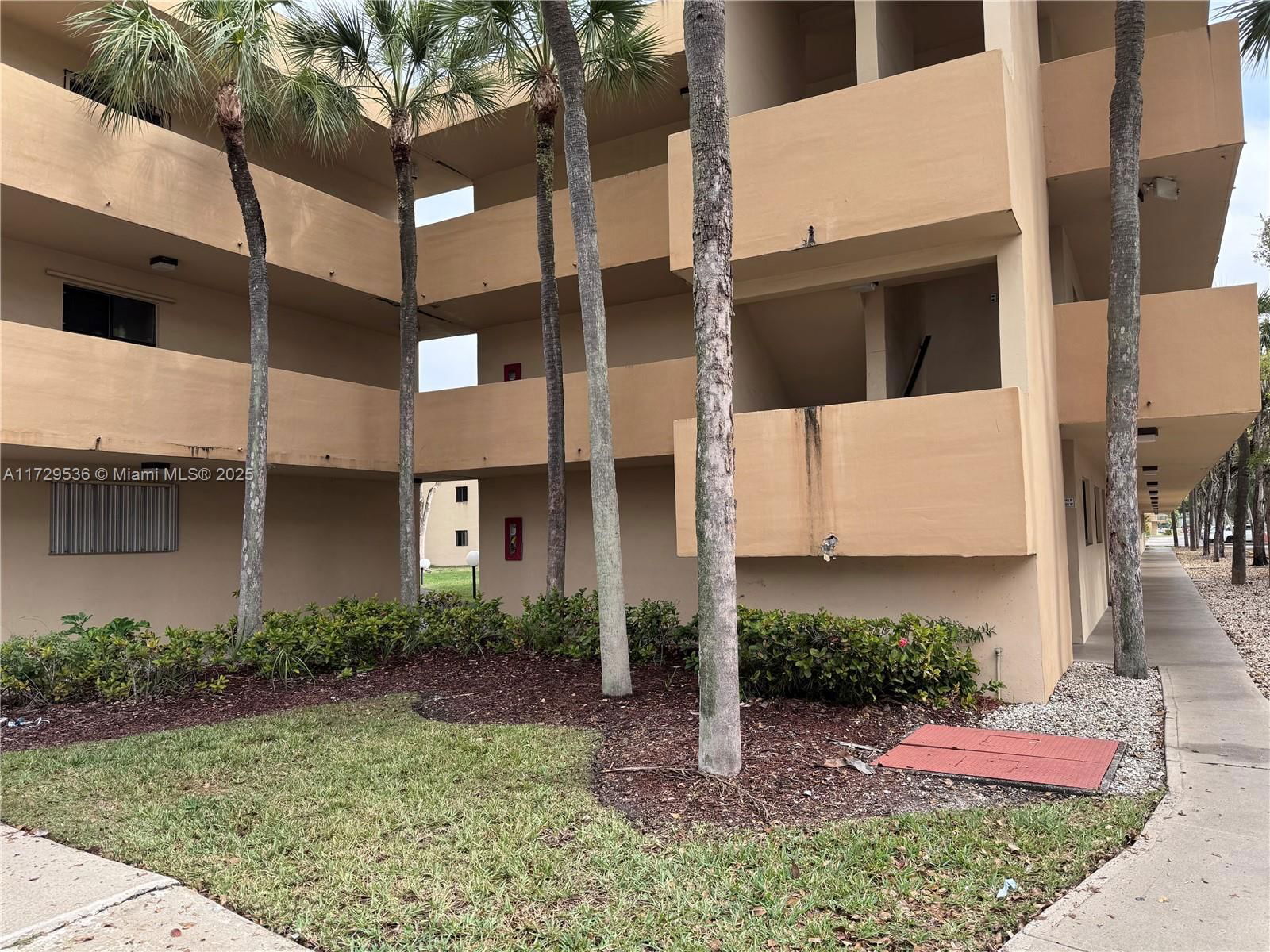 Real estate property located at 8415 107th Ave #153W, Miami-dade, Kendall Acres West Condo, Miami, FL