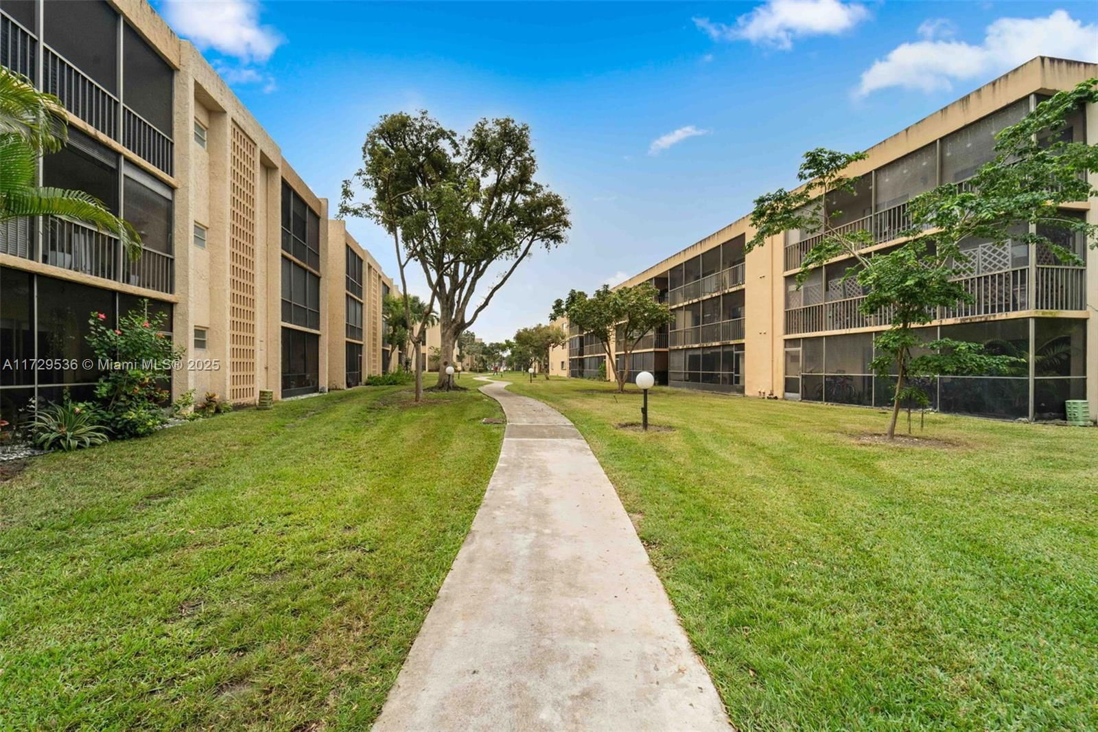 Real estate property located at 8415 107th Ave #153W, Miami-dade, Kendall Acres West Condo, Miami, FL