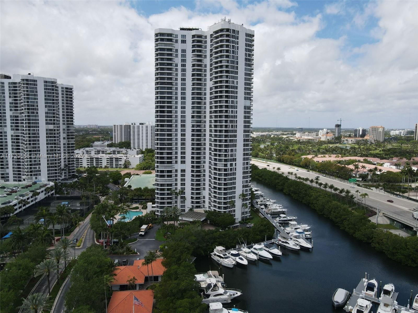 Real estate property located at 3500 Mystic Pointe Dr #401, Miami-Dade, MYSTIC POINTE TOWER 400 C, Aventura, FL