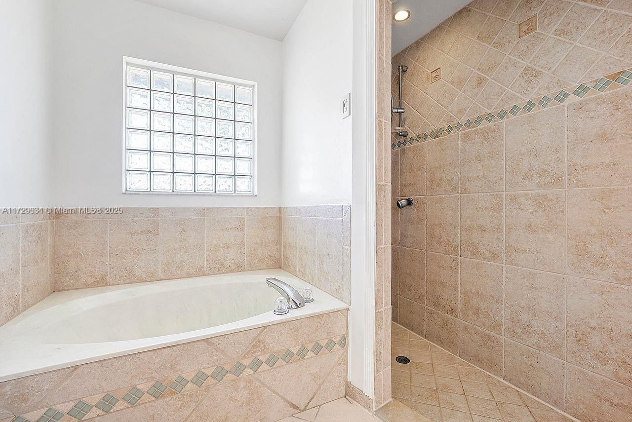 Real estate property located at 11474 Sanderling Dr, Palm Beach, Eastwood Of Wellington, Wellington, FL