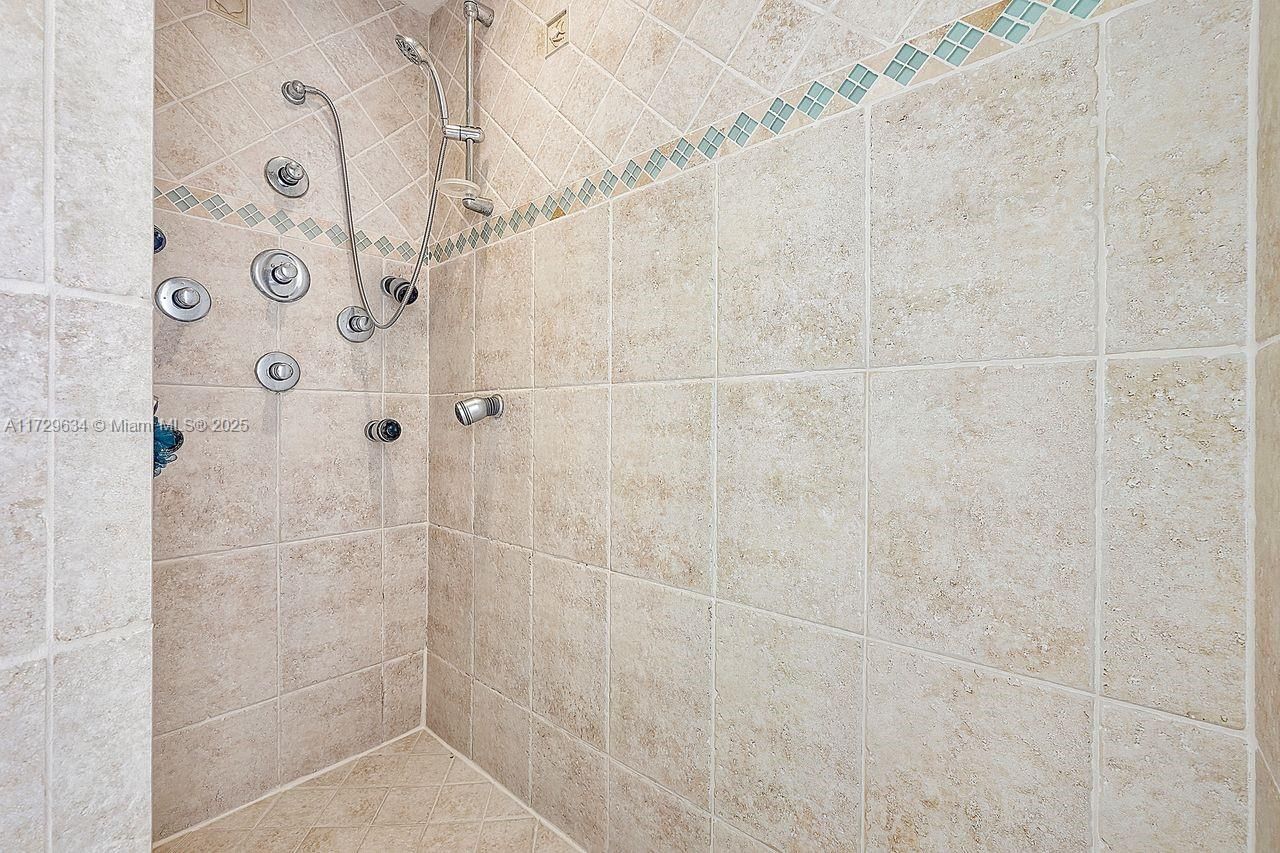 Real estate property located at 11474 Sanderling Dr, Palm Beach, Eastwood Of Wellington, Wellington, FL