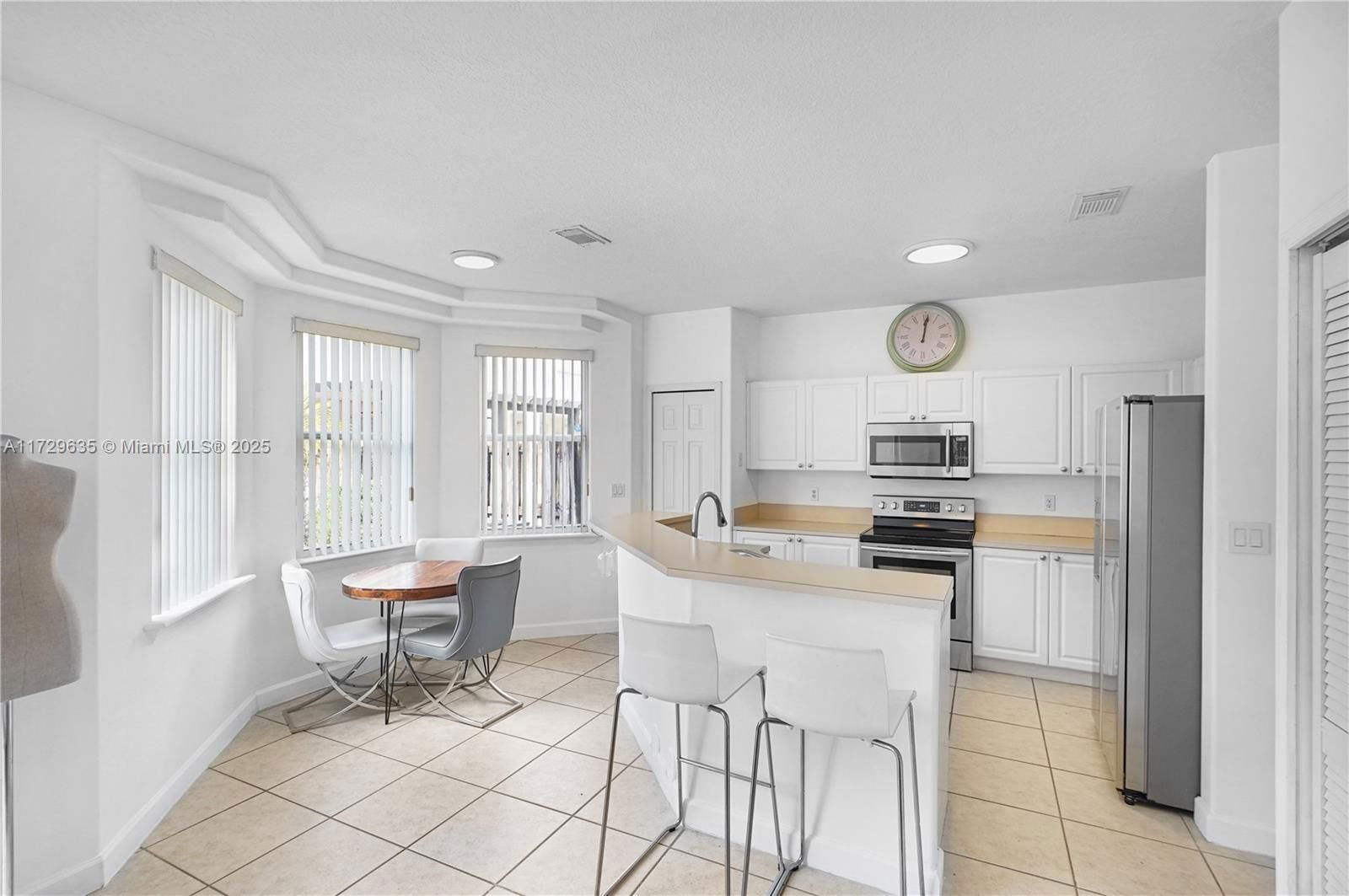 Real estate property located at 4872 107th Pl, Miami-dade, Savannah At Doral, Doral, FL