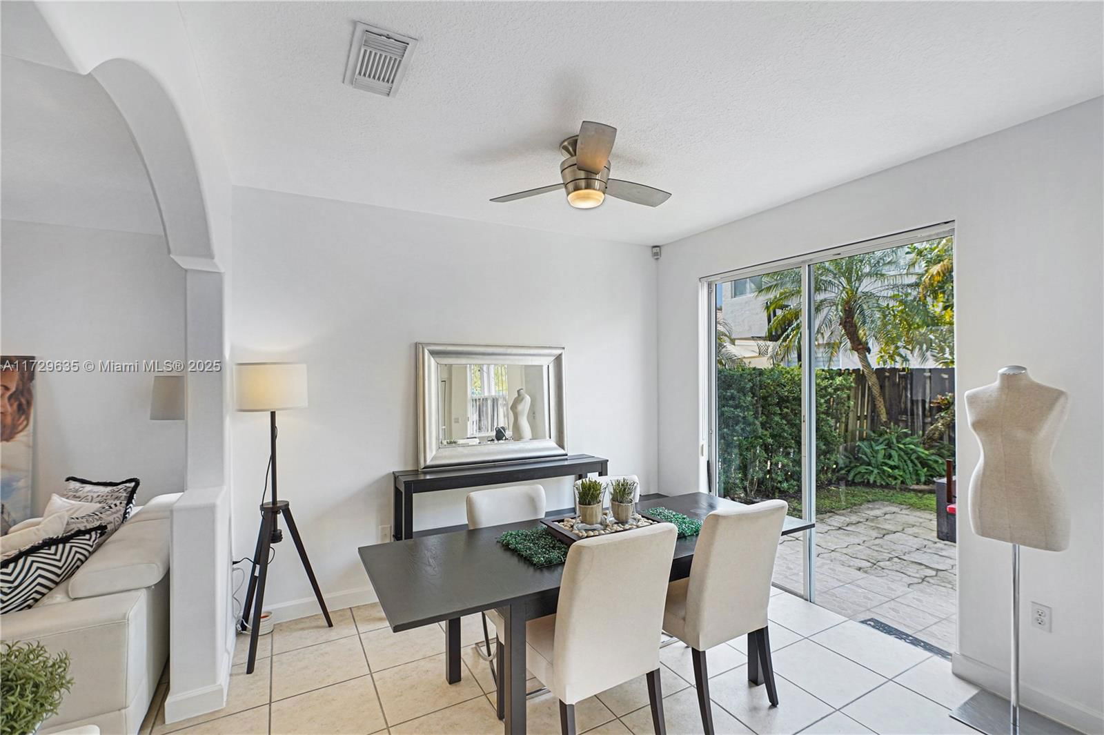 Real estate property located at 4872 107th Pl, Miami-dade, Savannah At Doral, Doral, FL