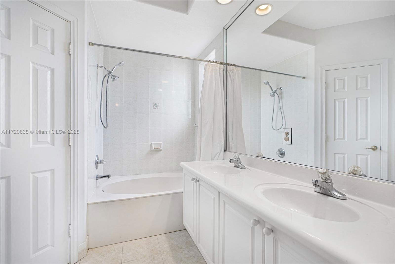 Real estate property located at 4872 107th Pl, Miami-dade, Savannah At Doral, Doral, FL