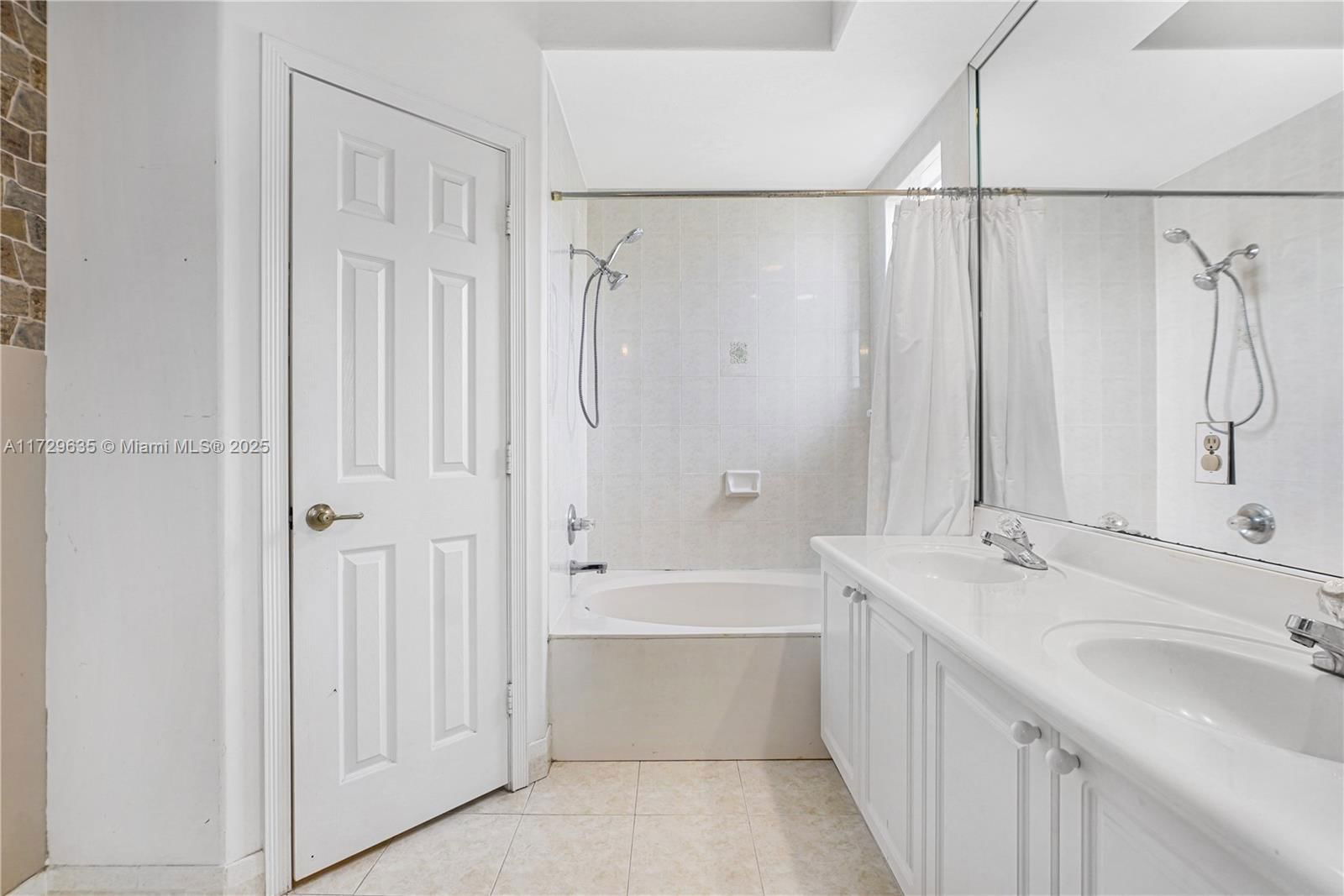 Real estate property located at 4872 107th Pl, Miami-dade, Savannah At Doral, Doral, FL