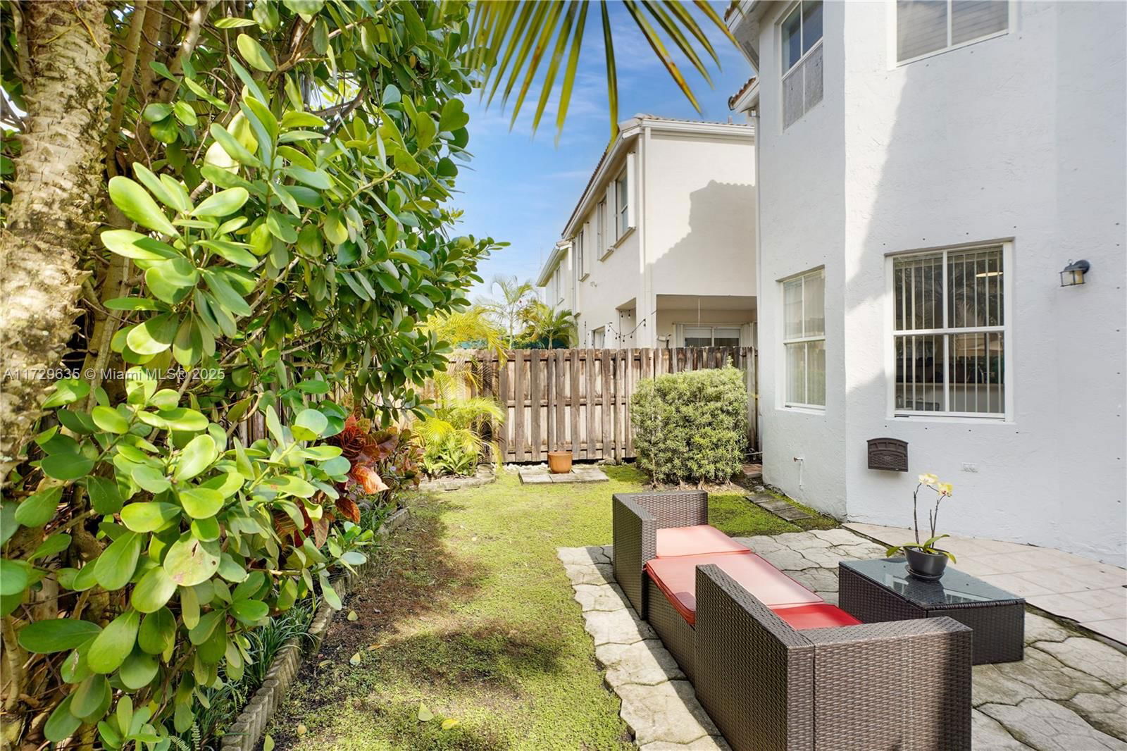 Real estate property located at 4872 107th Pl, Miami-dade, Savannah At Doral, Doral, FL