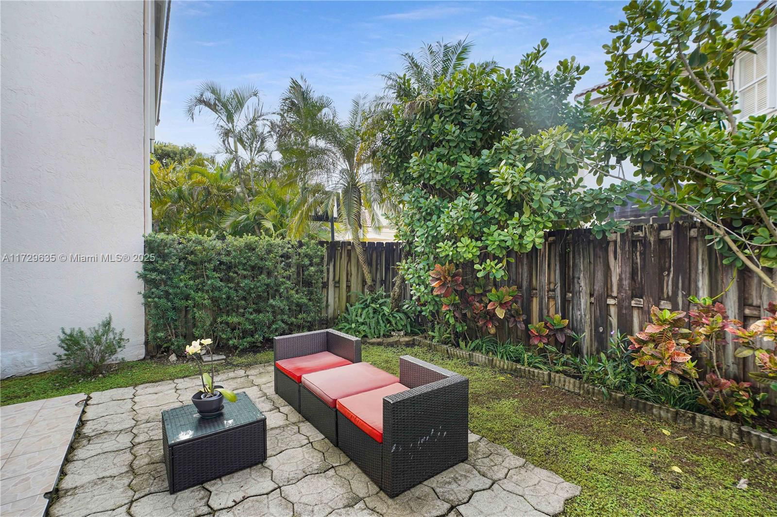 Real estate property located at 4872 107th Pl, Miami-dade, Savannah At Doral, Doral, FL