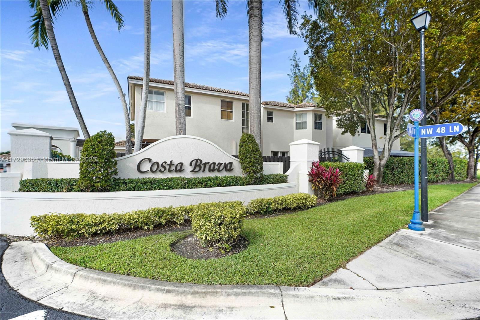 Real estate property located at 4872 107th Pl, Miami-dade, Savannah At Doral, Doral, FL