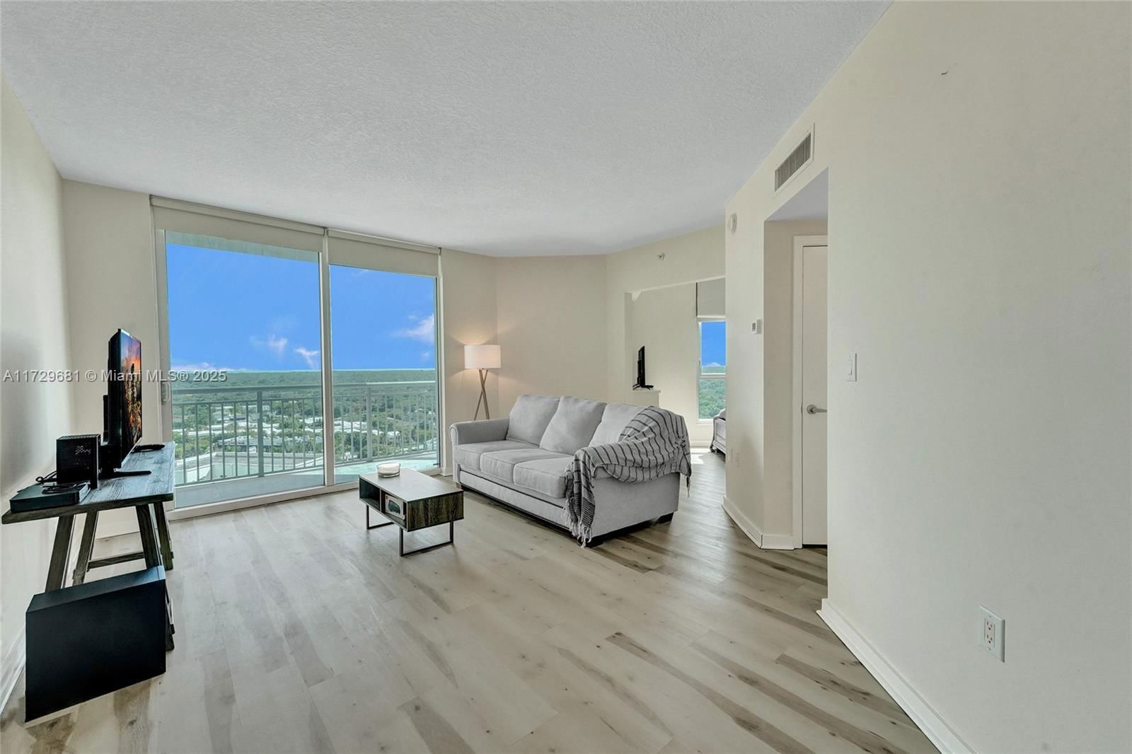 Real estate property located at 9055 73rd Ct #1503, Miami-dade, Metropolis I At Dadeland, Miami, FL