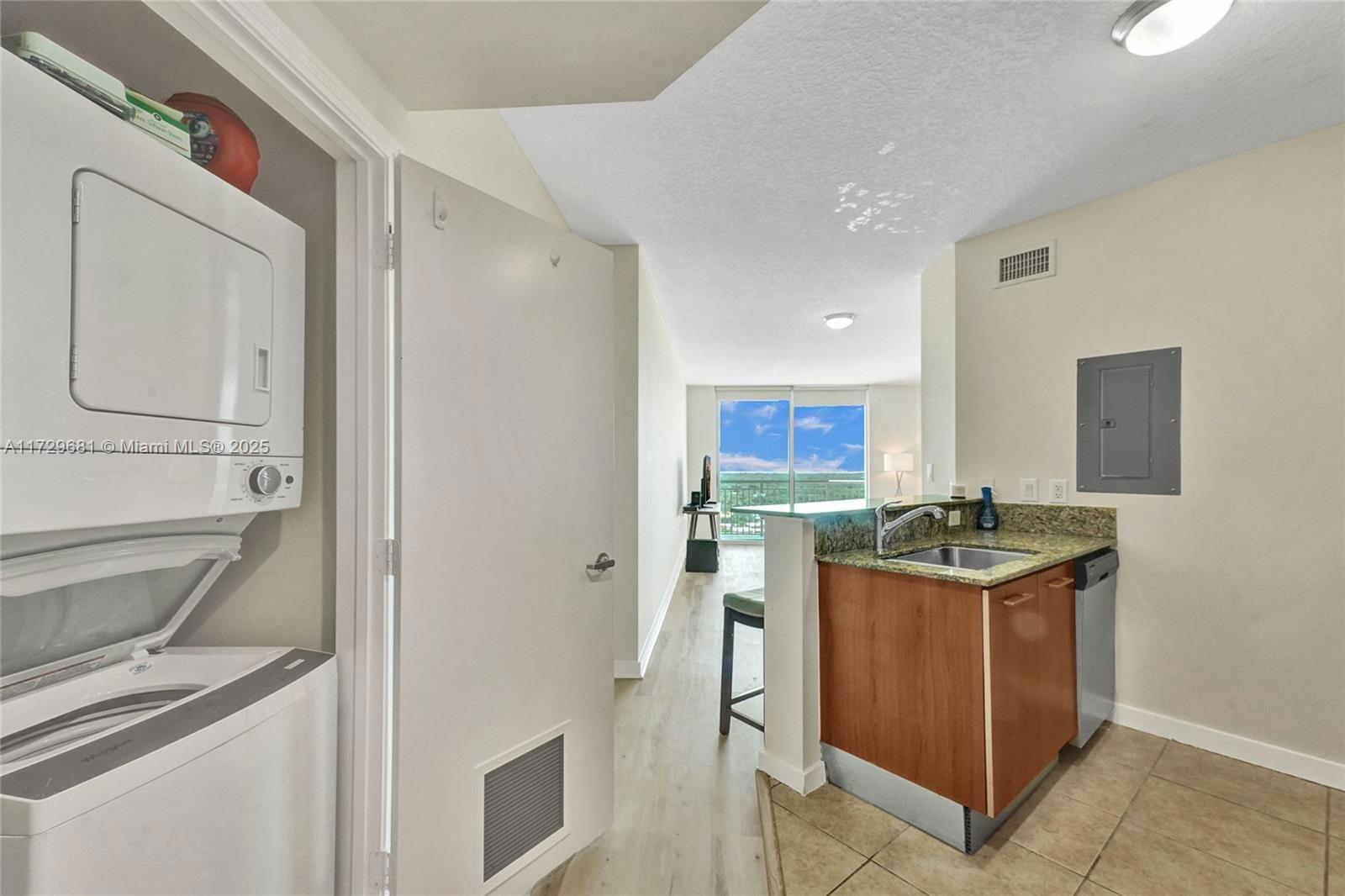 Real estate property located at 9055 73rd Ct #1503, Miami-dade, Metropolis I At Dadeland, Miami, FL