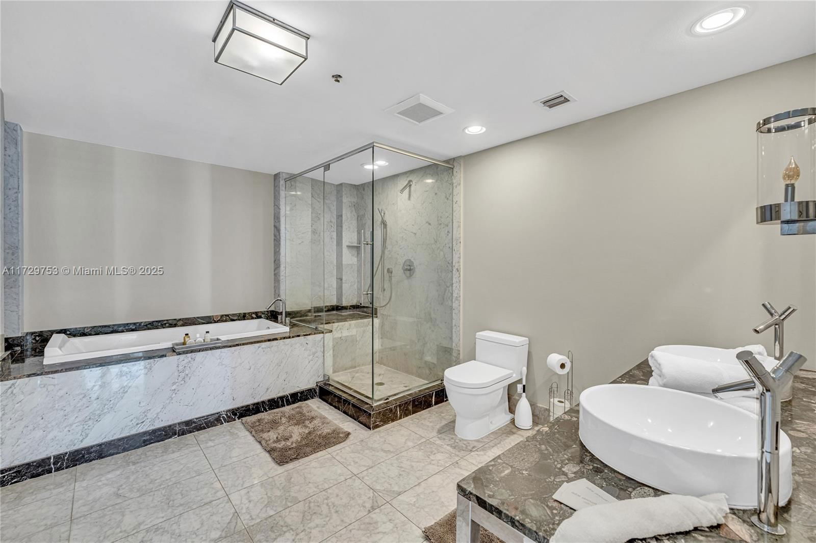 Real estate property located at 485 Brickell Ave #3702, Miami-dade, Icon Brickell Condo No 3, Miami, FL