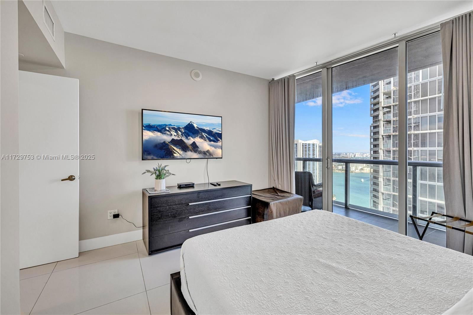 Real estate property located at 485 Brickell Ave #3702, Miami-dade, Icon Brickell Condo No 3, Miami, FL