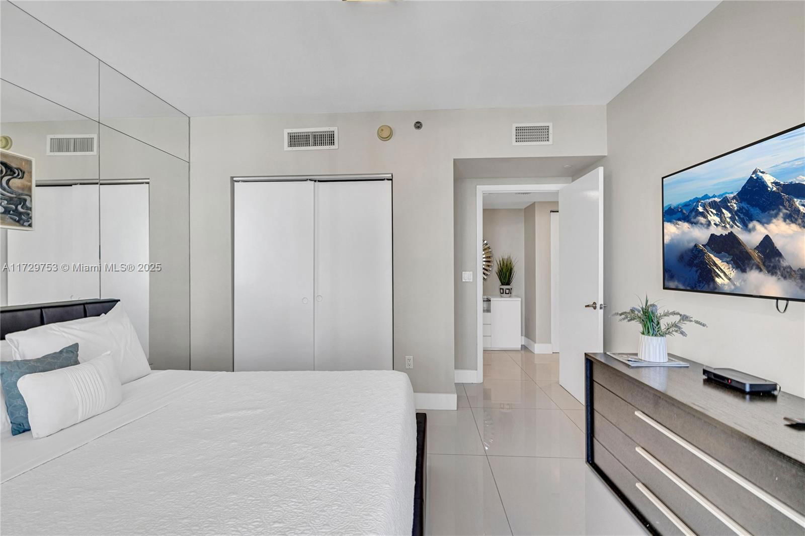 Real estate property located at 485 Brickell Ave #3702, Miami-dade, Icon Brickell Condo No 3, Miami, FL