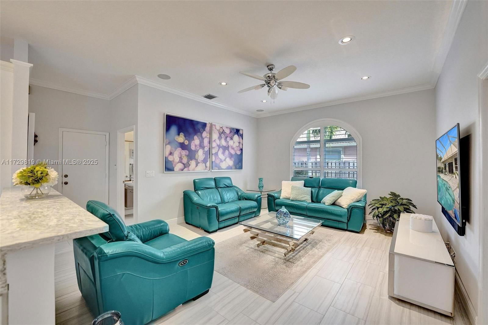 Real estate property located at 16266 Erie Pl, Broward, Estates Of Stirling Lake, Davie, FL