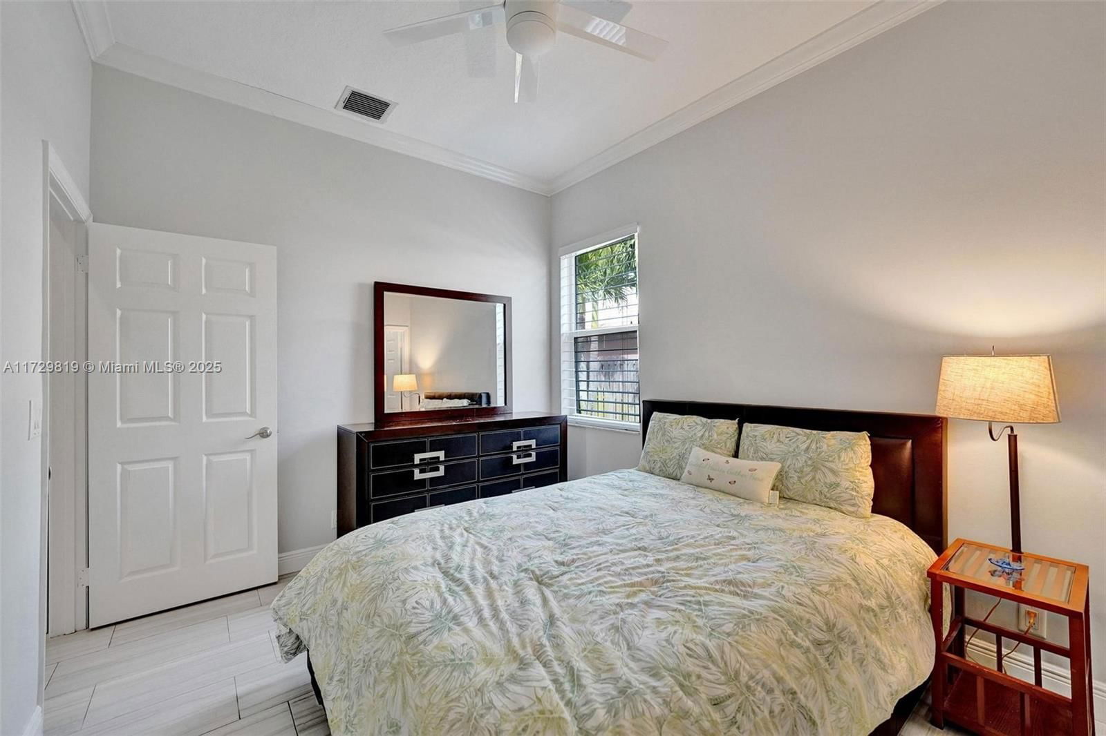 Real estate property located at 16266 Erie Pl, Broward, Estates Of Stirling Lake, Davie, FL