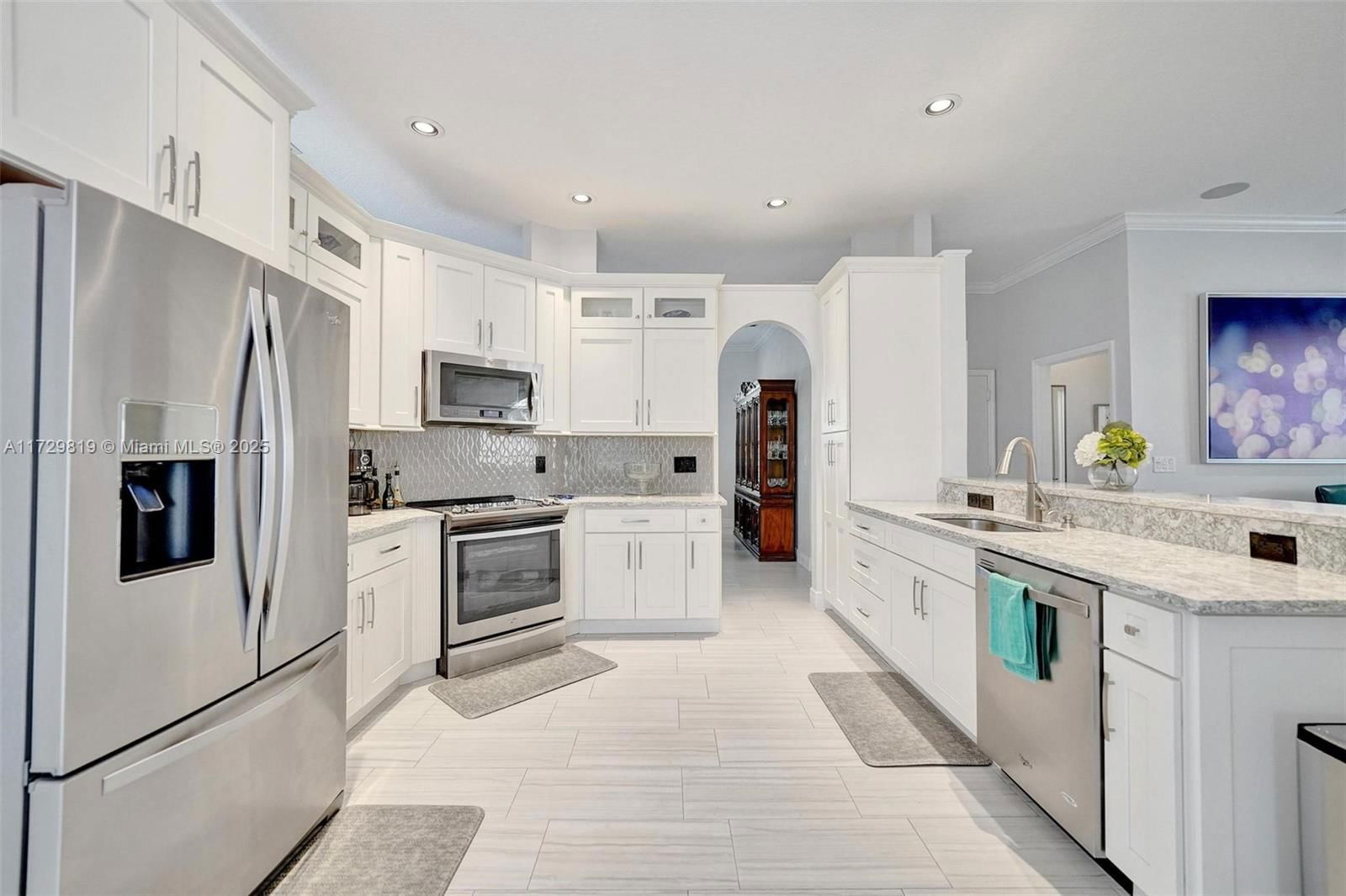Real estate property located at 16266 Erie Pl, Broward, Estates Of Stirling Lake, Davie, FL