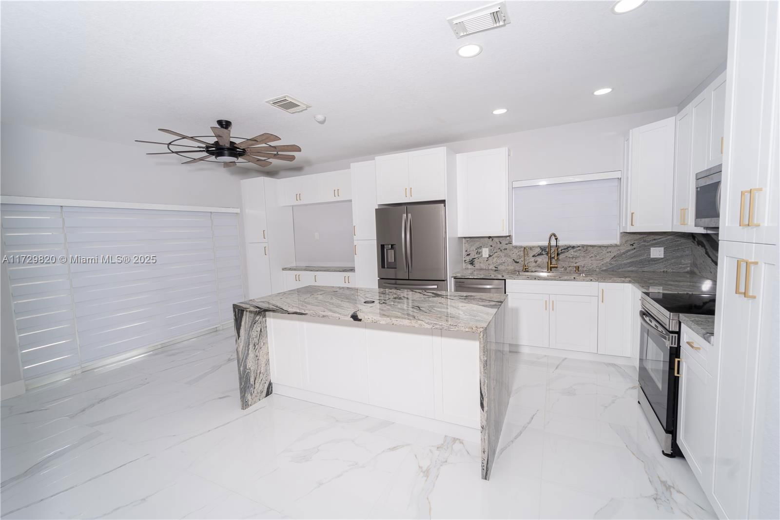 Real estate property located at 3176 4th St, Miami-dade, Bimini At The Oasis, Homestead, FL