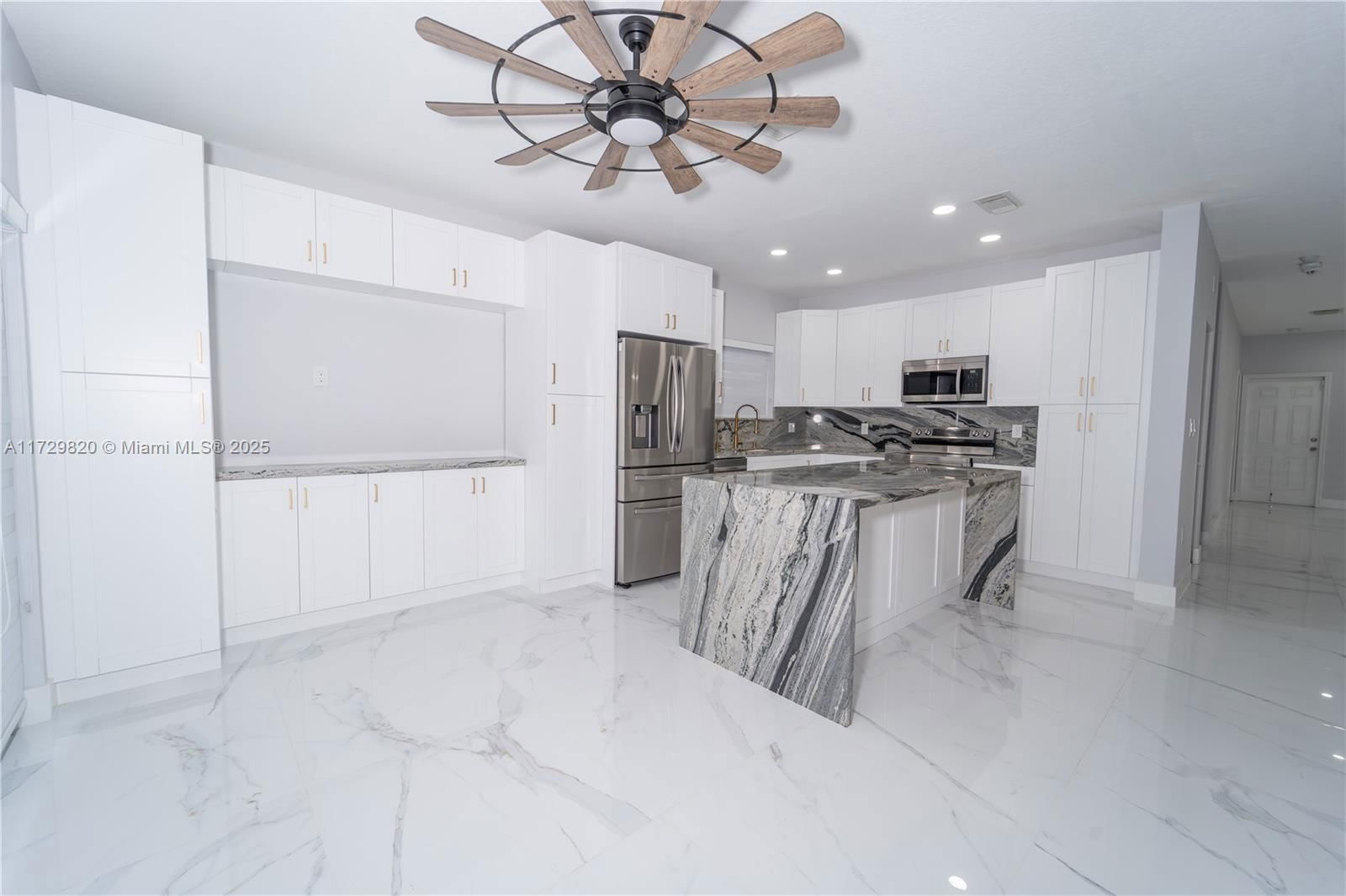 Real estate property located at 3176 4th St, Miami-dade, Bimini At The Oasis, Homestead, FL
