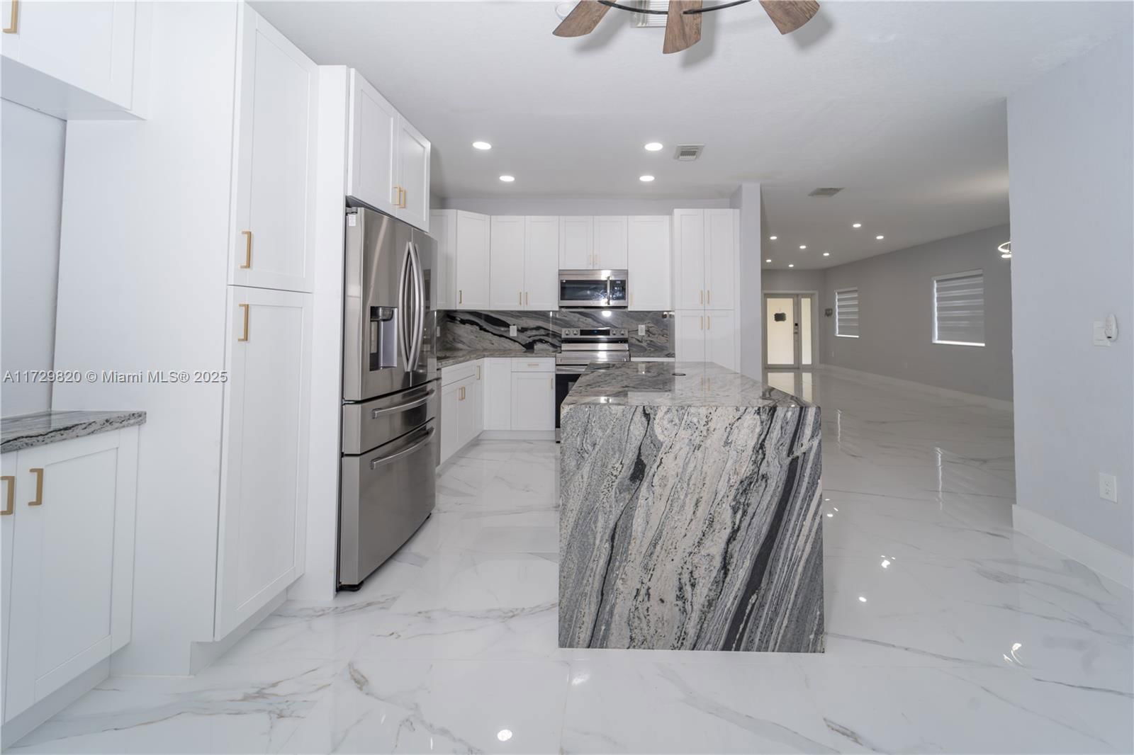 Real estate property located at 3176 4th St, Miami-dade, Bimini At The Oasis, Homestead, FL