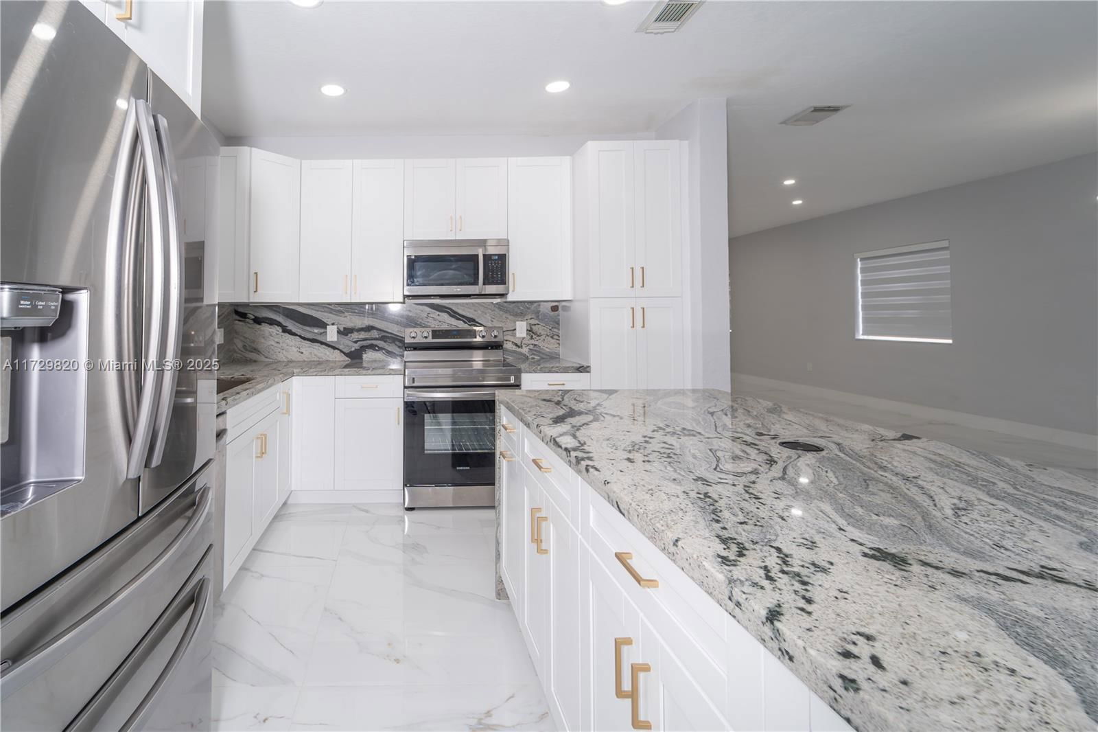 Real estate property located at 3176 4th St, Miami-dade, Bimini At The Oasis, Homestead, FL