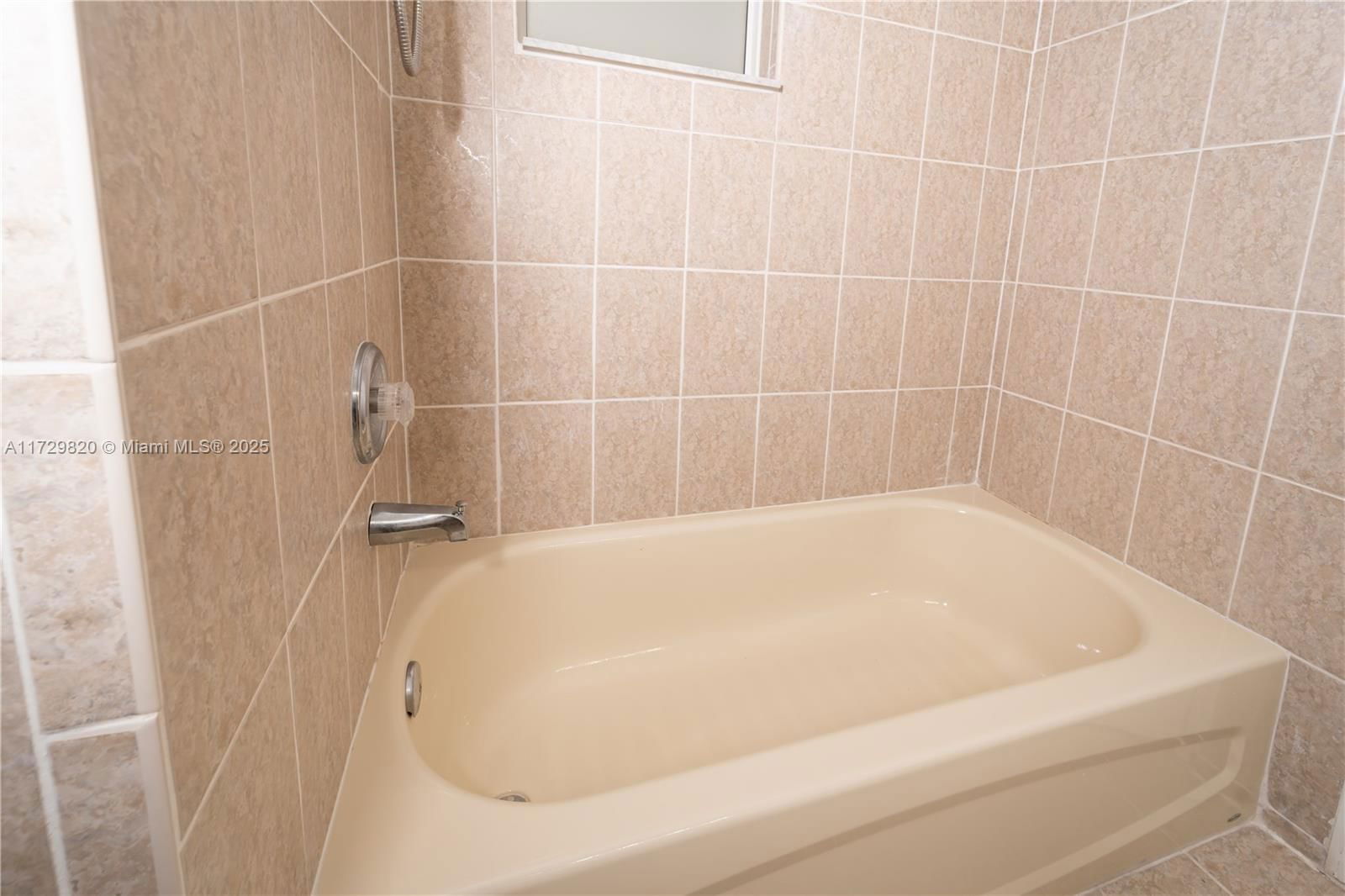 Real estate property located at 3176 4th St, Miami-dade, Bimini At The Oasis, Homestead, FL