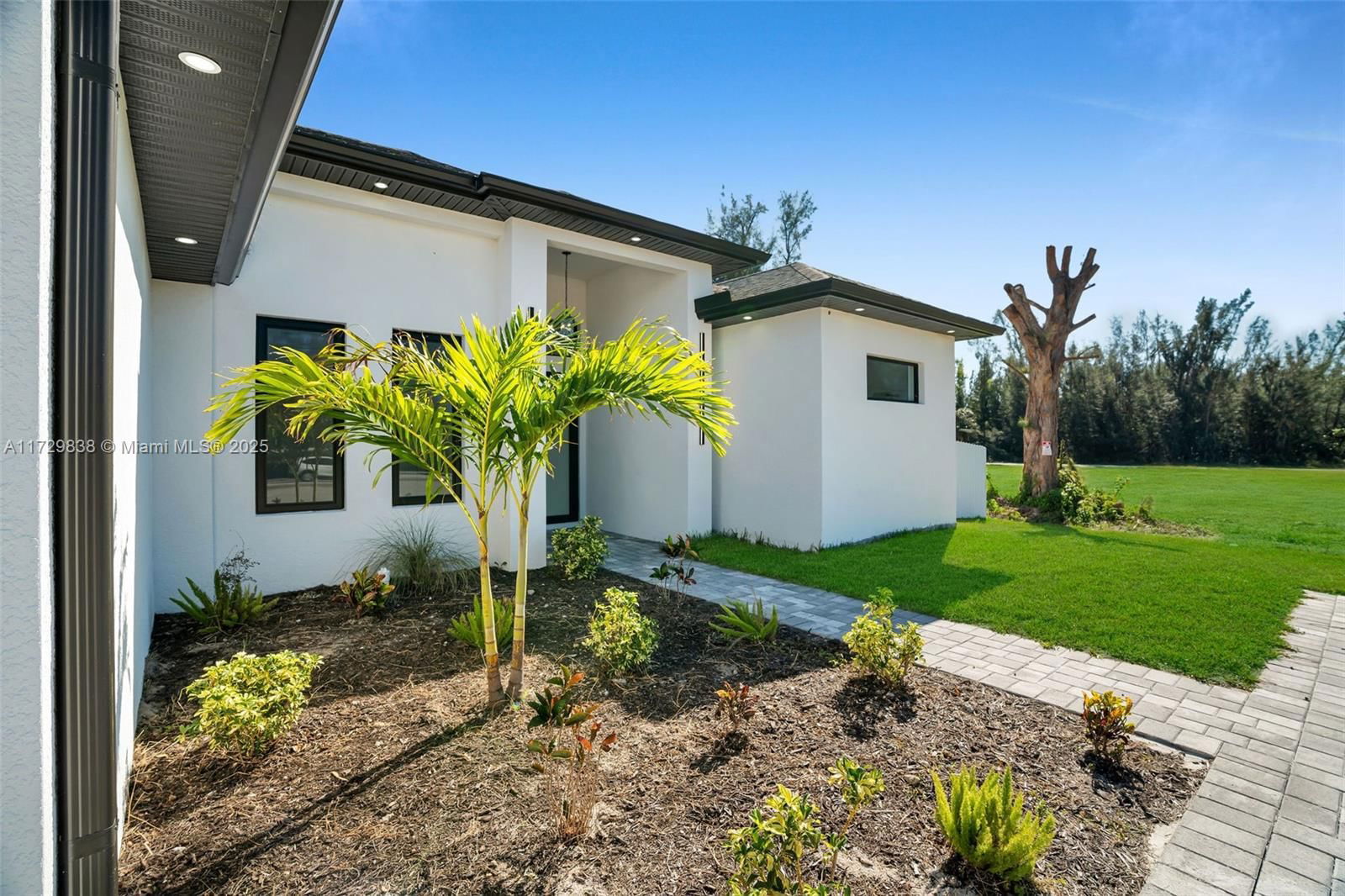 Real estate property located at 2219 Surfside BLVD, Lee, None, Cape Coral, FL