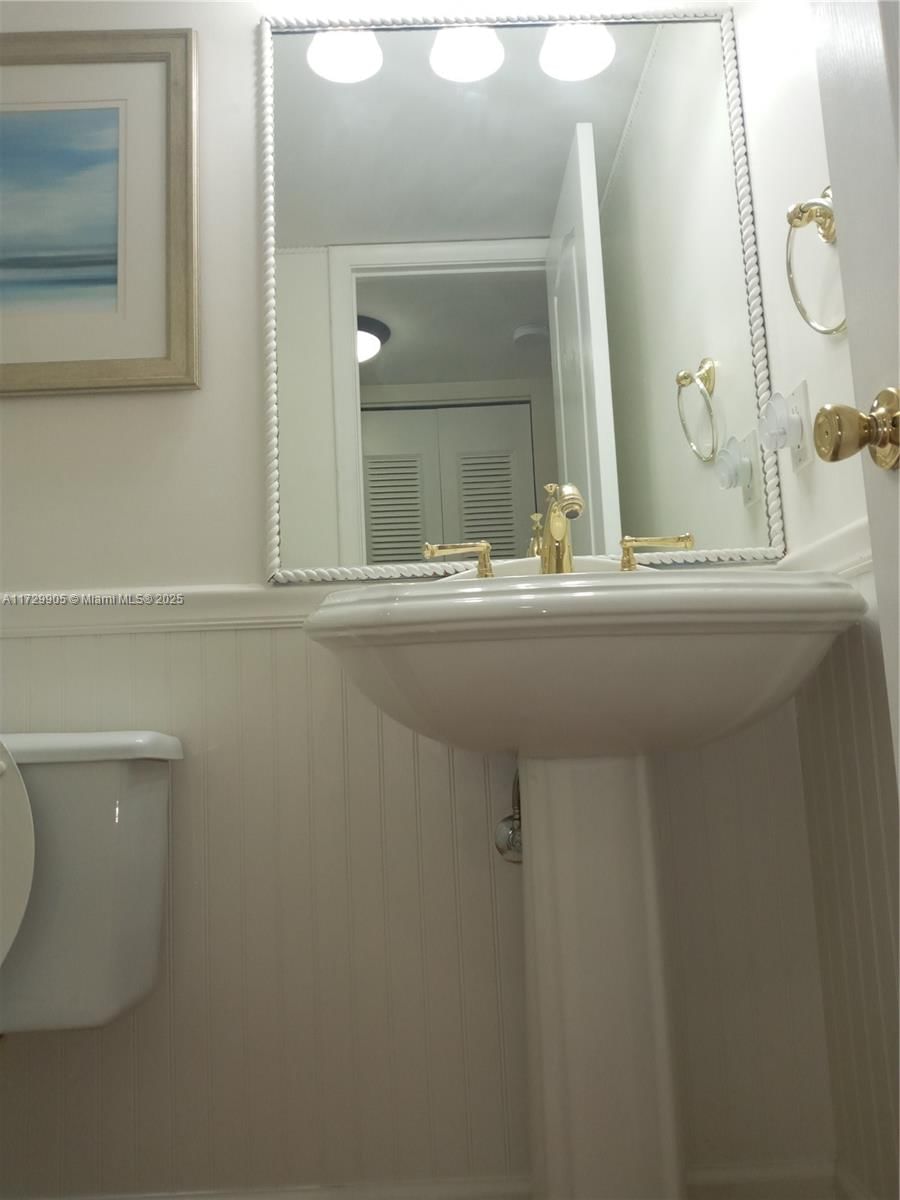Real estate property located at 390 Windsor Q #390, Palm Beach, Windsor Condos, West Palm Beach, FL