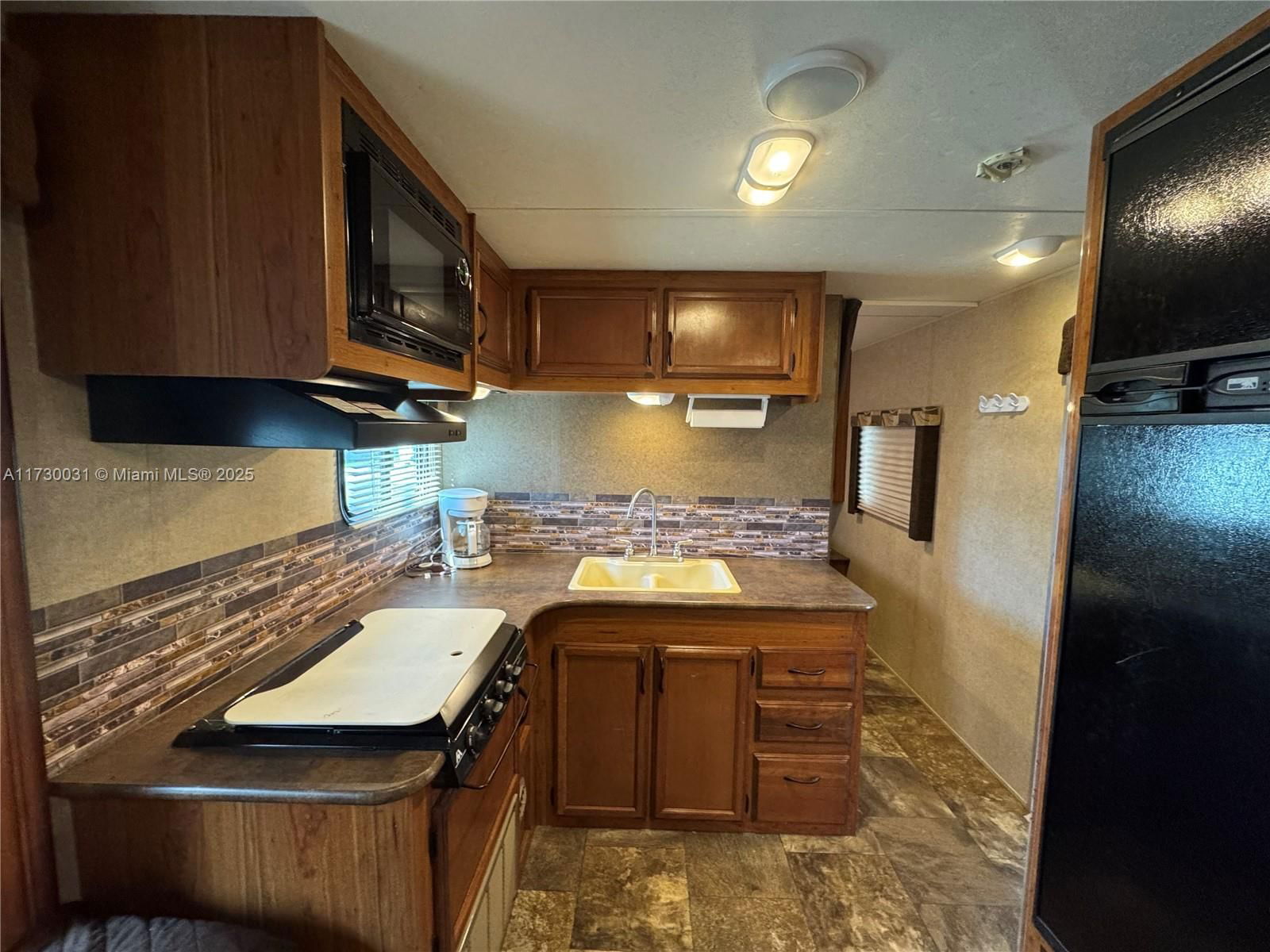 Real estate property located at 675 Copeland Ave S # 5, Collier, Fishermans Cove Of Collier, Everglades City, FL