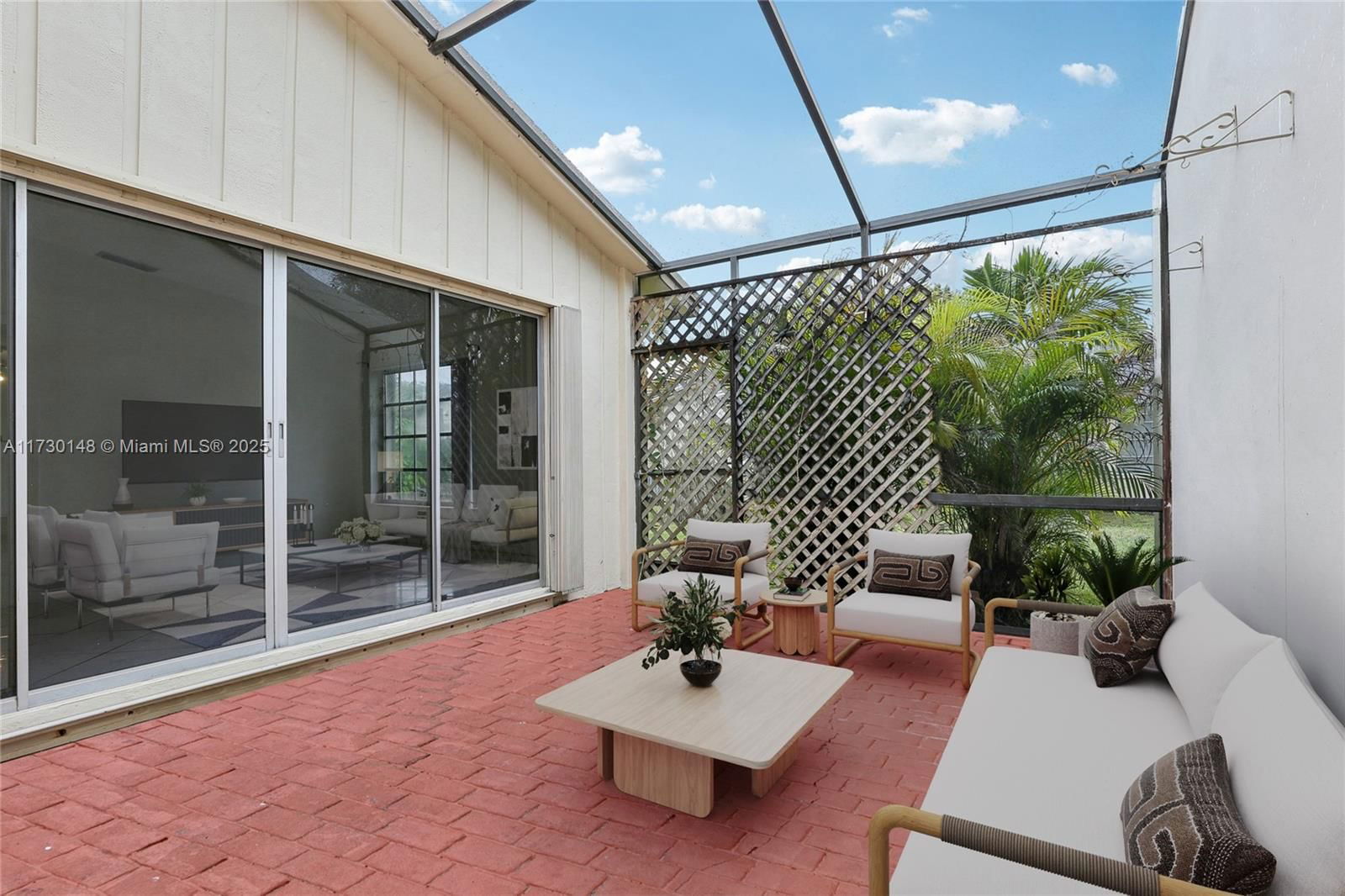 Real estate property located at 11716 110th Ter, Miami-dade, Woodstock Villas, Miami, FL