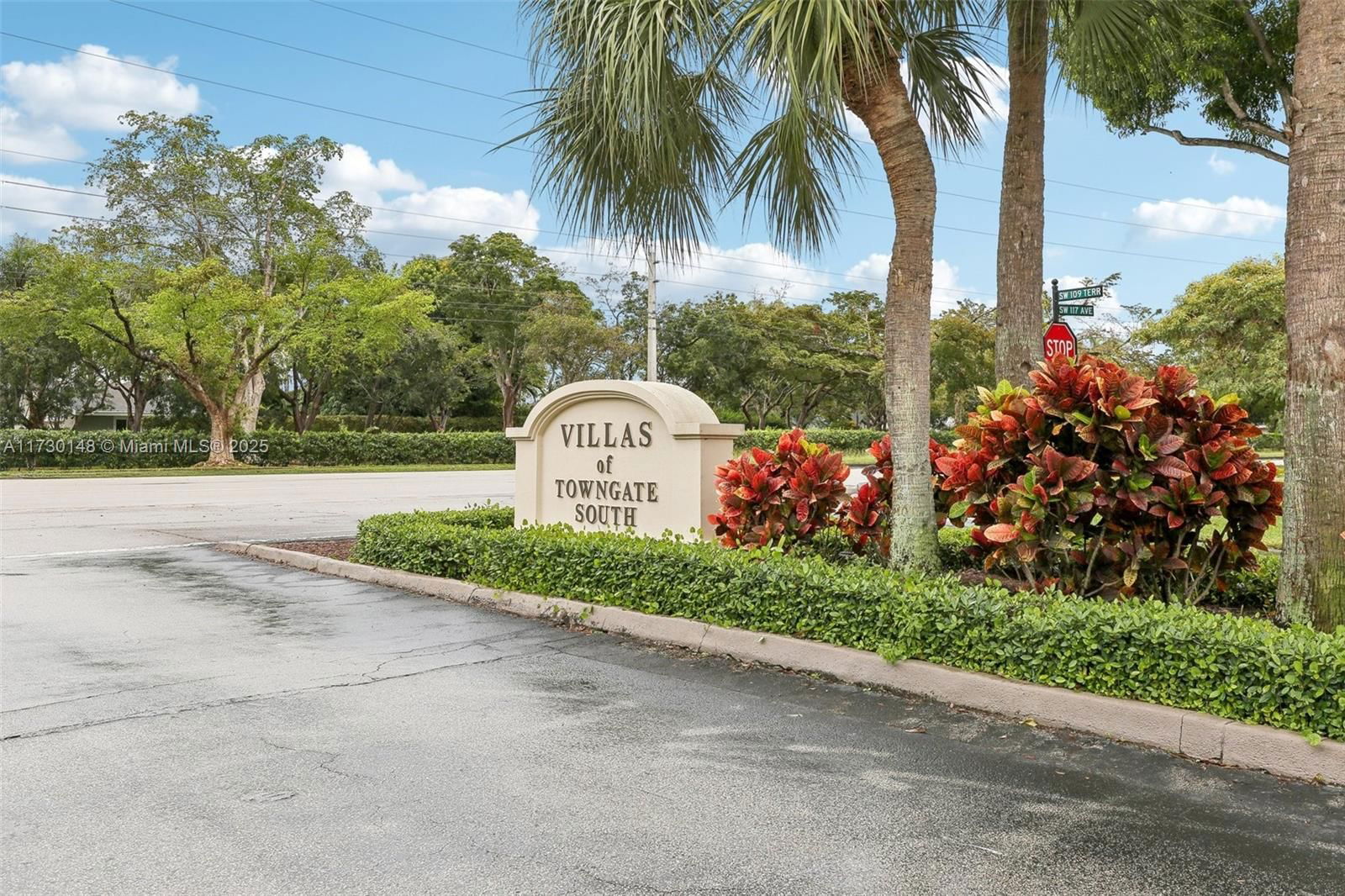 Real estate property located at 11716 110th Ter, Miami-dade, Woodstock Villas, Miami, FL
