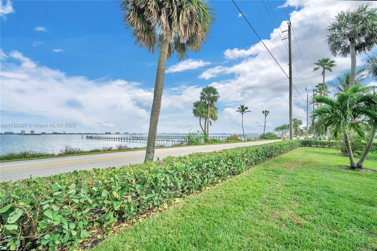 Real estate property located at 13529 Indian River Dr, St Lucie, Resubdivision Of 9/10-37-, Jensen Beach, FL