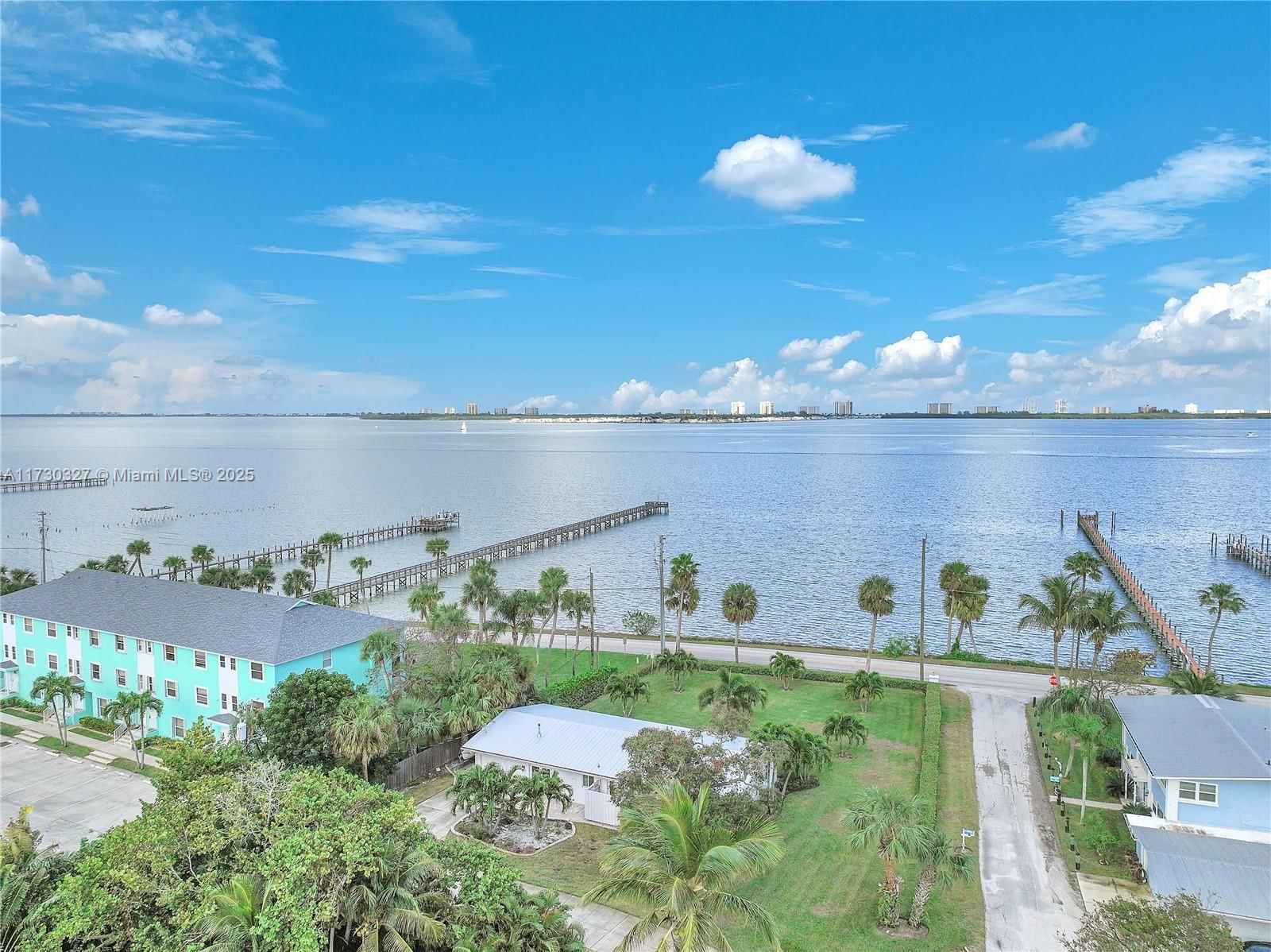 Real estate property located at 13529 Indian River Dr, St Lucie, Resubdivision Of 9/10-37-, Jensen Beach, FL