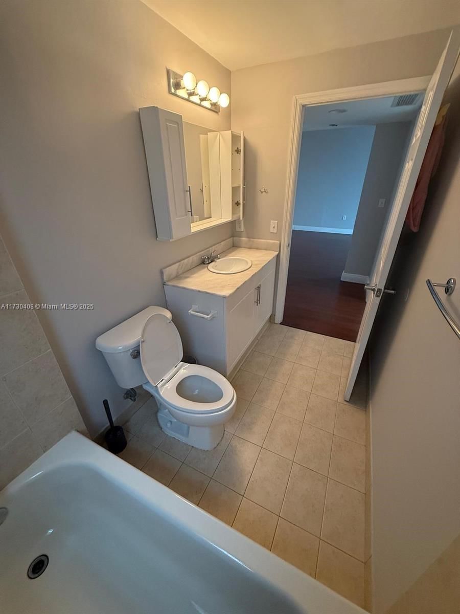 Real estate property located at 275 18th St #1503, Miami-dade, 1800 Biscayne Plaza Condo, Miami, FL