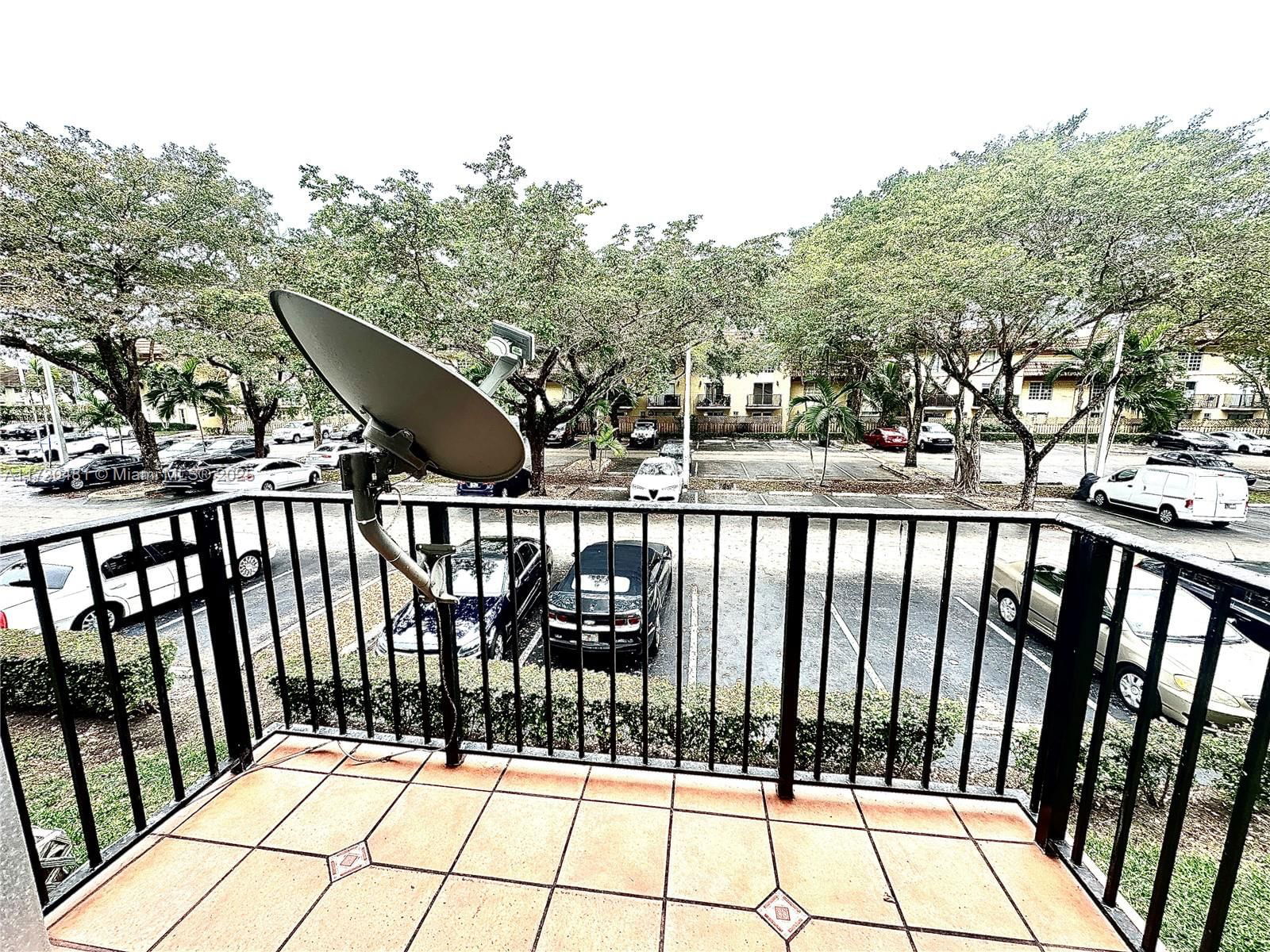 Real estate property located at 8550 109th Ave #5-217, Miami-dade, Courtyards At Kendall Con, Miami, FL