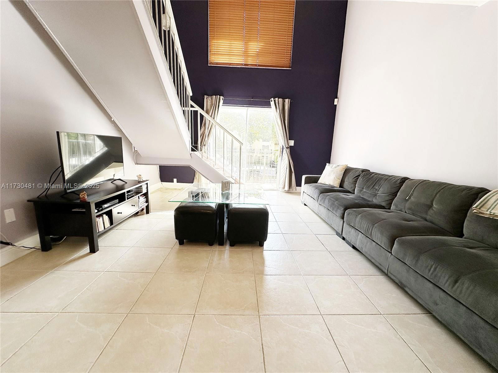 Real estate property located at 8550 109th Ave #5-217, Miami-dade, Courtyards At Kendall Con, Miami, FL