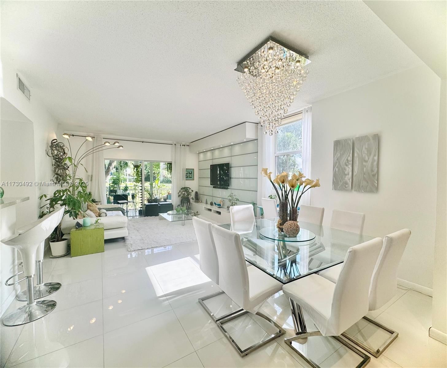 Real estate property located at 4400 Hillcrest Dr #111, Broward, Hillcrest No 21 Condo, Hollywood, FL