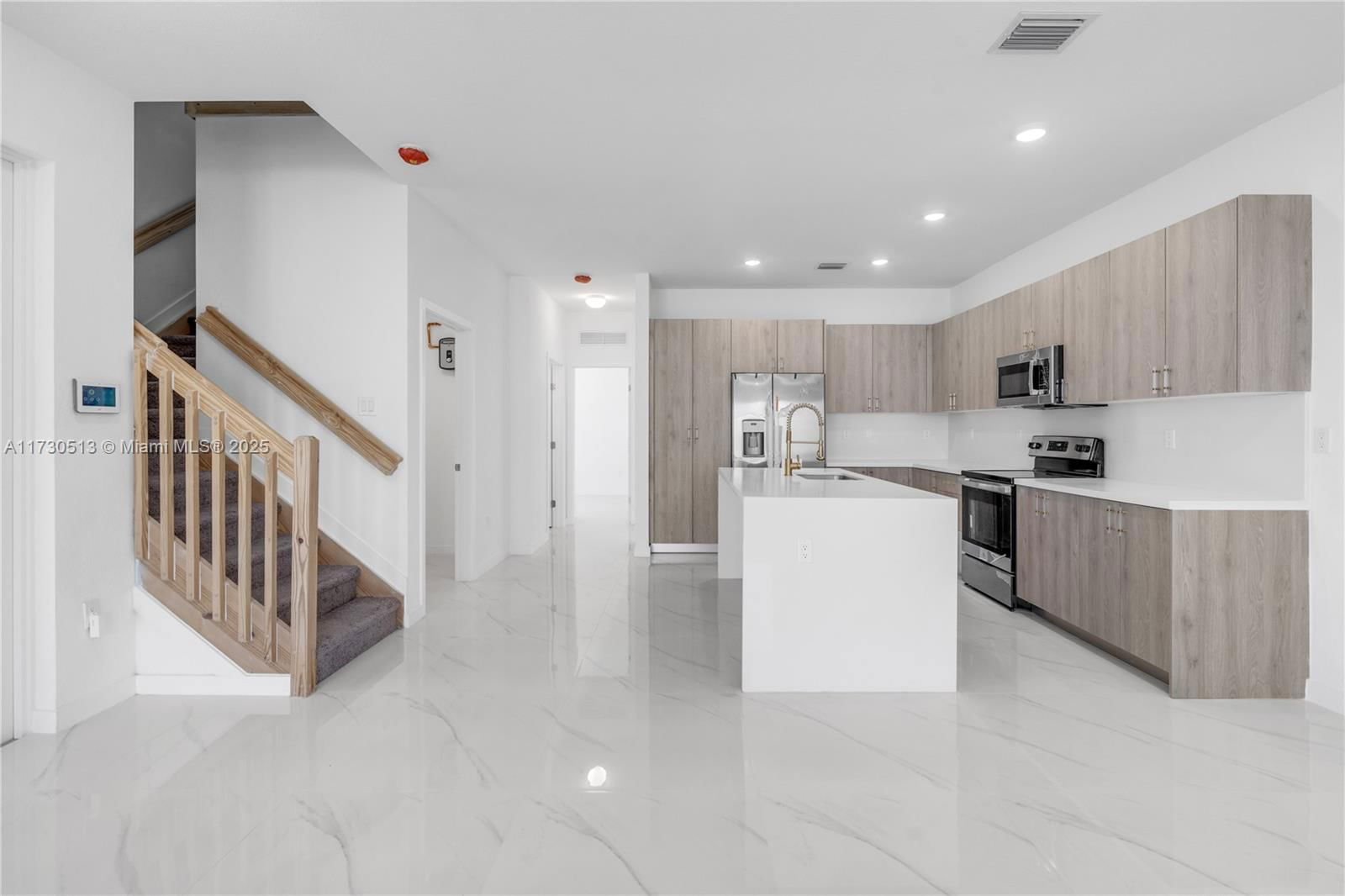 Real estate property located at 22570 124 CT B, Miami-dade, Chloes Estates, Miami, FL