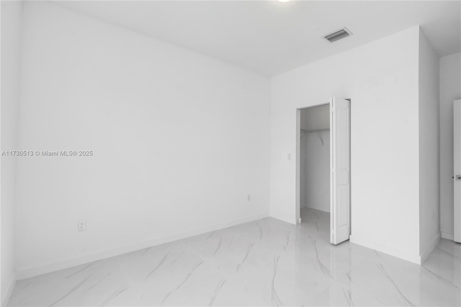 Real estate property located at 22570 124 CT B, Miami-dade, Chloes Estates, Miami, FL
