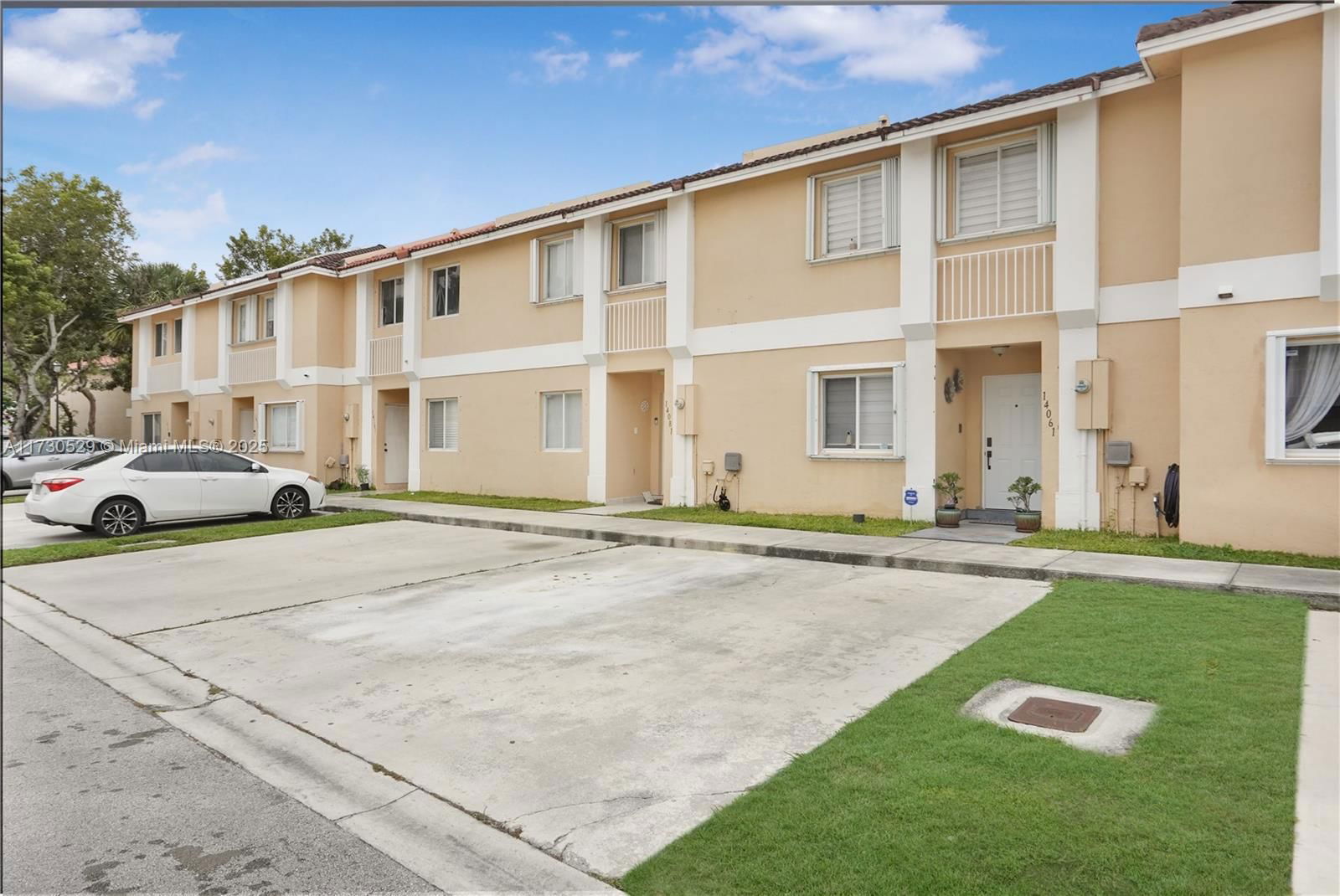 Real estate property located at 14061 178th St, Miami-dade, Weitzer Serena Lakes Town, Miami, FL