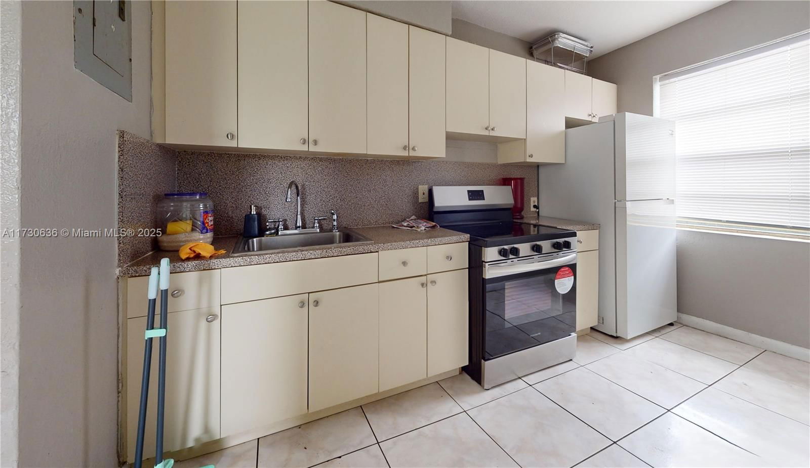 Real estate property located at 744 5th Ct, Broward, West Harlem, Hallandale Beach, FL