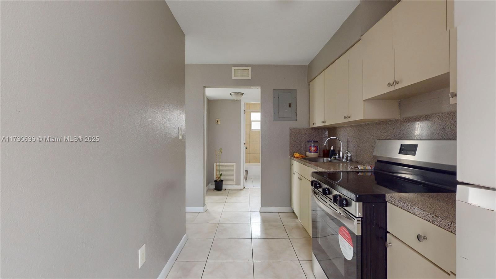 Real estate property located at 744 5th Ct, Broward, West Harlem, Hallandale Beach, FL