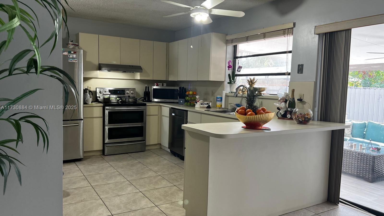 Real estate property located at 906 CARDINAL PL, Miami-dade, Hmstd Lakes Farmlife West, Homestead, FL