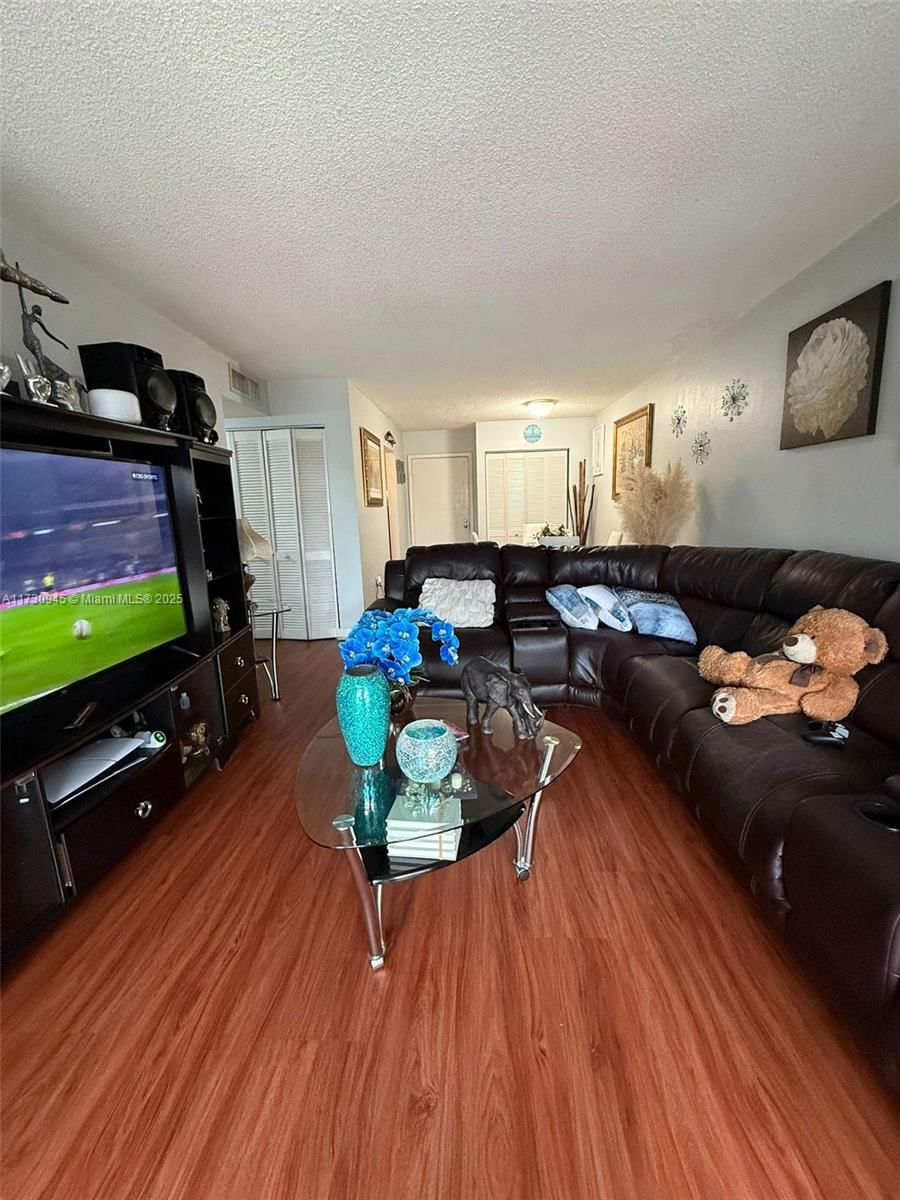 Real estate property located at 6195 18th Ave G312, Miami-dade, Los Suenos Condo, Hialeah, FL