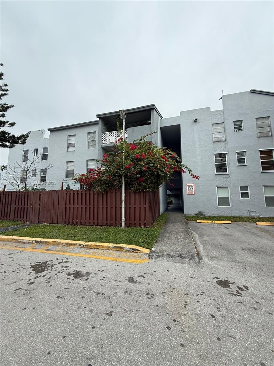 Real estate property located at 6195 18th Ave G312, Miami-dade, Los Suenos Condo, Hialeah, FL