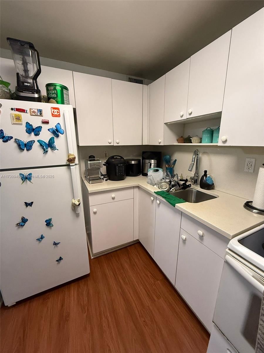 Real estate property located at 6195 18th Ave G312, Miami-dade, Los Suenos Condo, Hialeah, FL